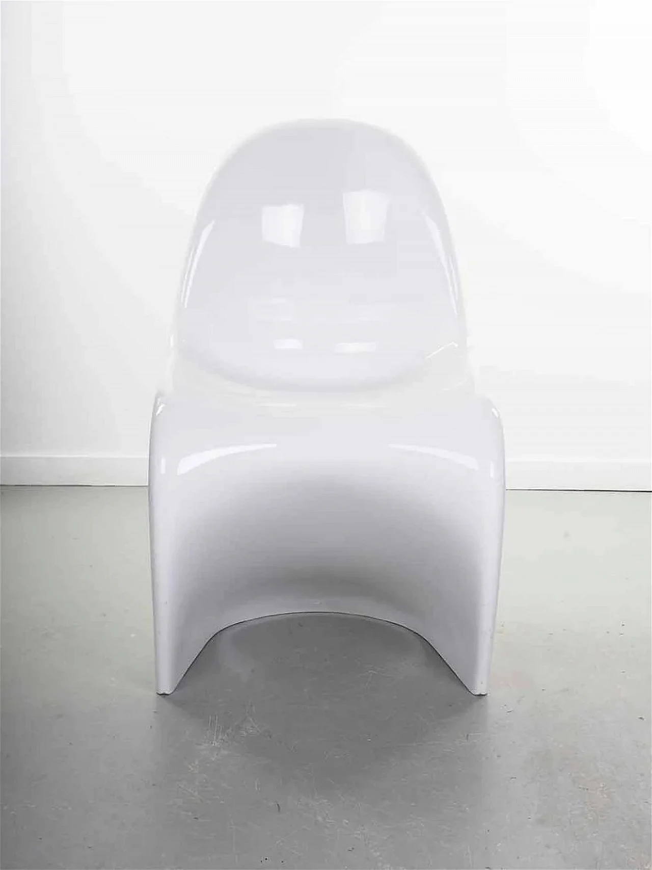 Pair of S chairs in white fiberglass by Verner Panton for Vitra, 1980s 2