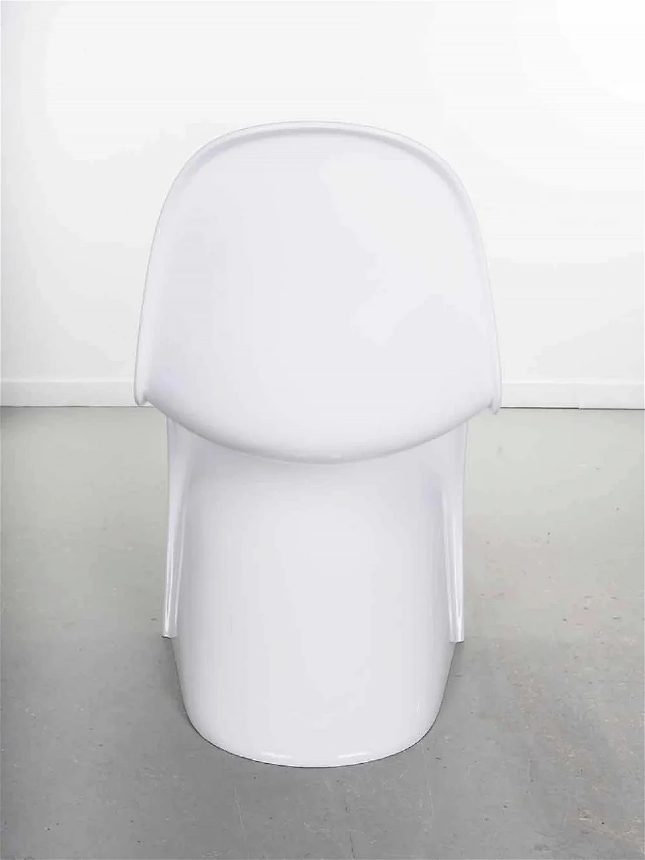 Pair of S chairs in white fiberglass by Verner Panton for Vitra, 1980s 4