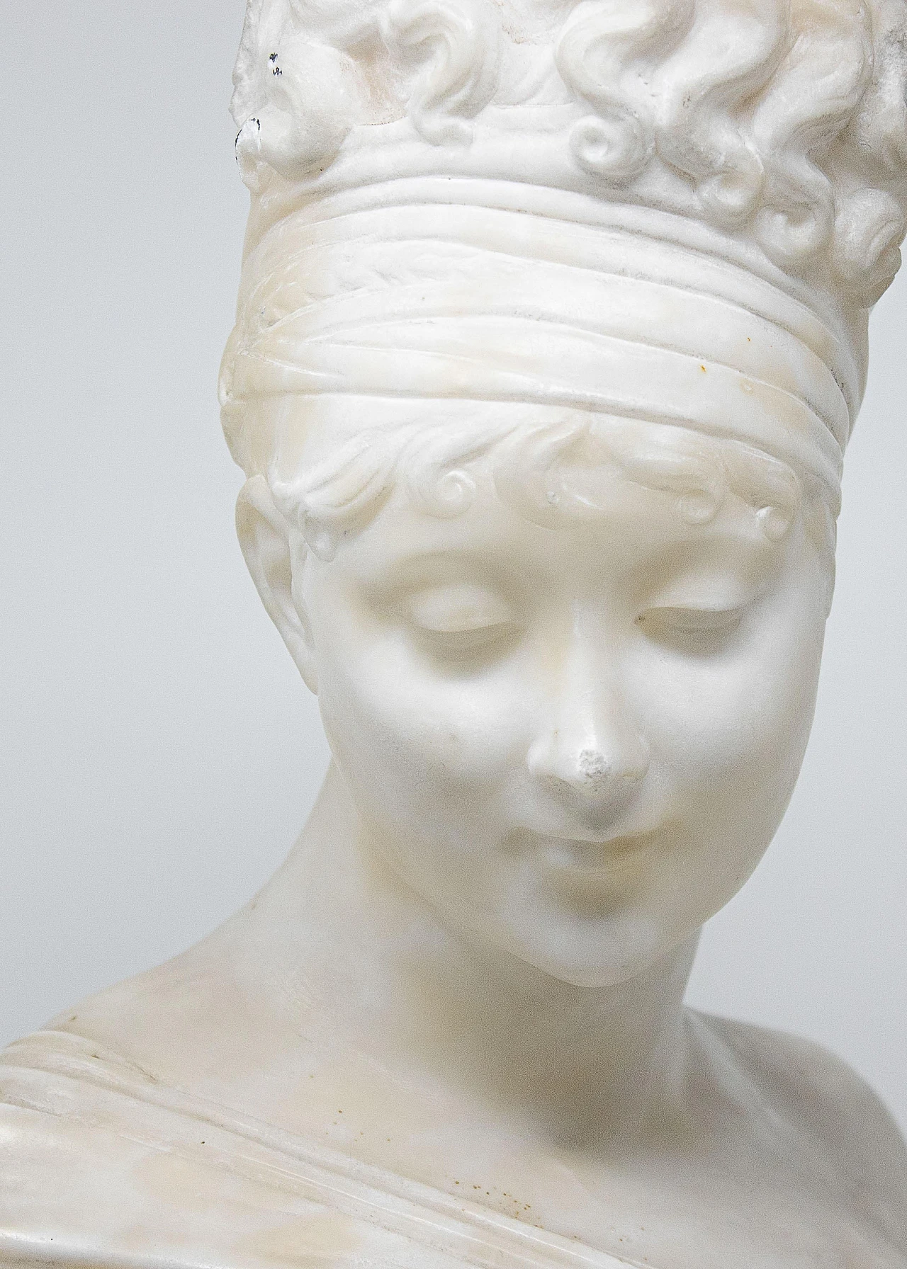 Alabaster bust of Juliette Récamier, 19th century 4