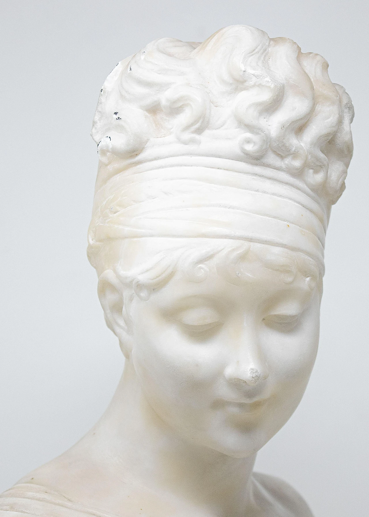 Alabaster bust of Juliette Récamier, 19th century 8