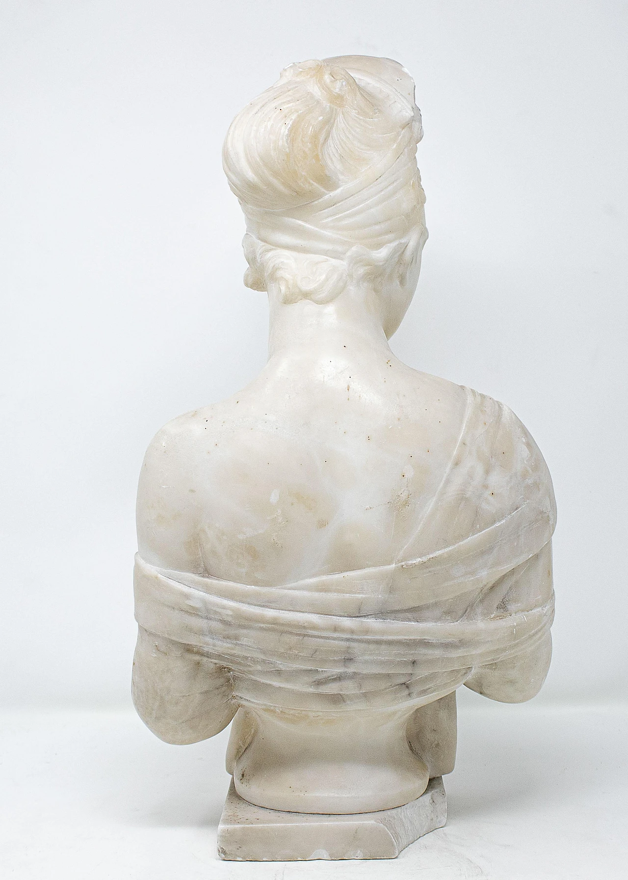 Alabaster bust of Juliette Récamier, 19th century 10