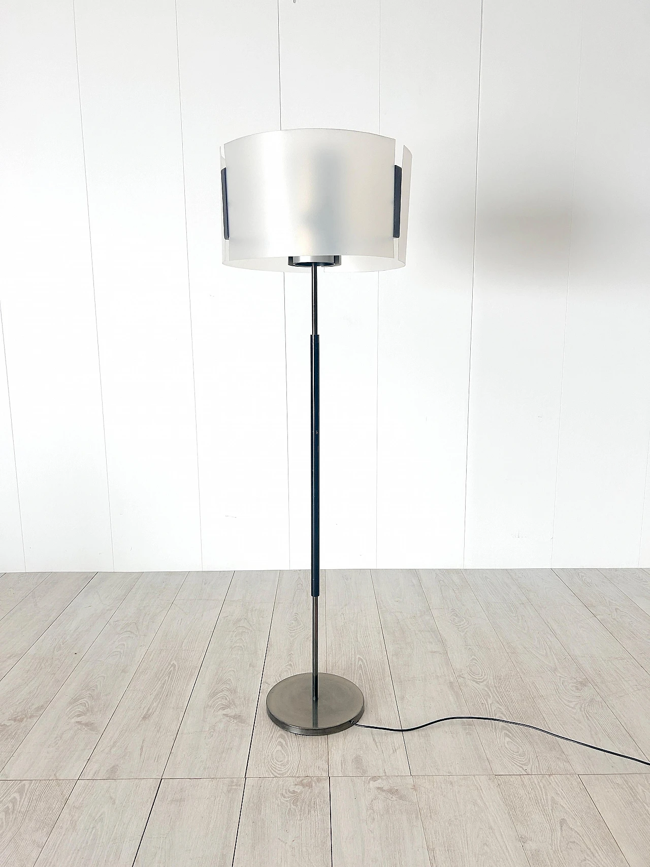 Floor lamp by Giuseppe Ostuni for Oluce, 1950s 2