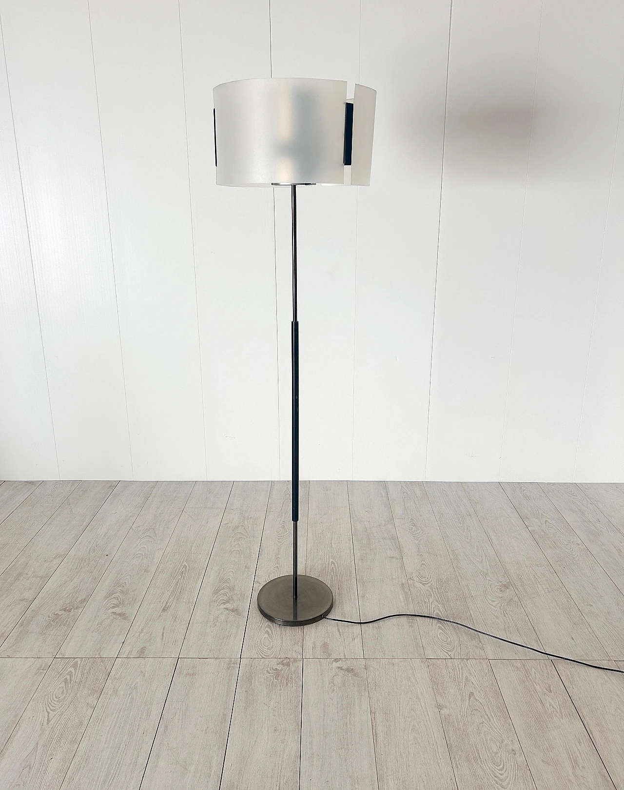 Floor lamp by Giuseppe Ostuni for Oluce, 1950s 4