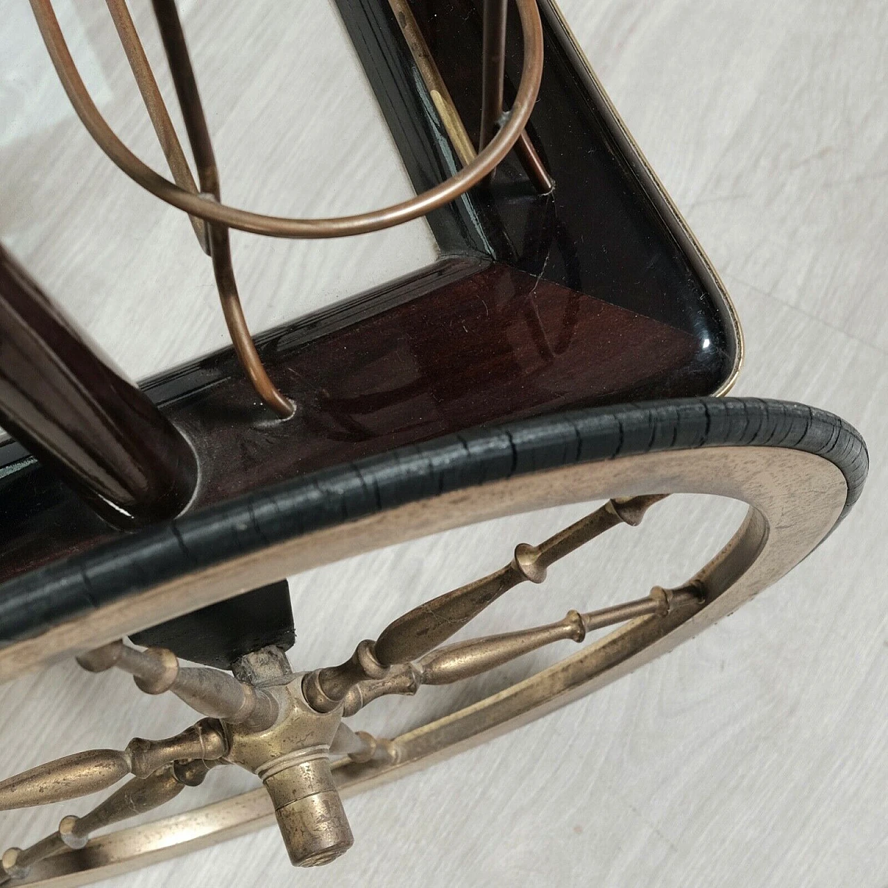 Mahogany veneered wood, glass and brass bar cart, 1960s 9