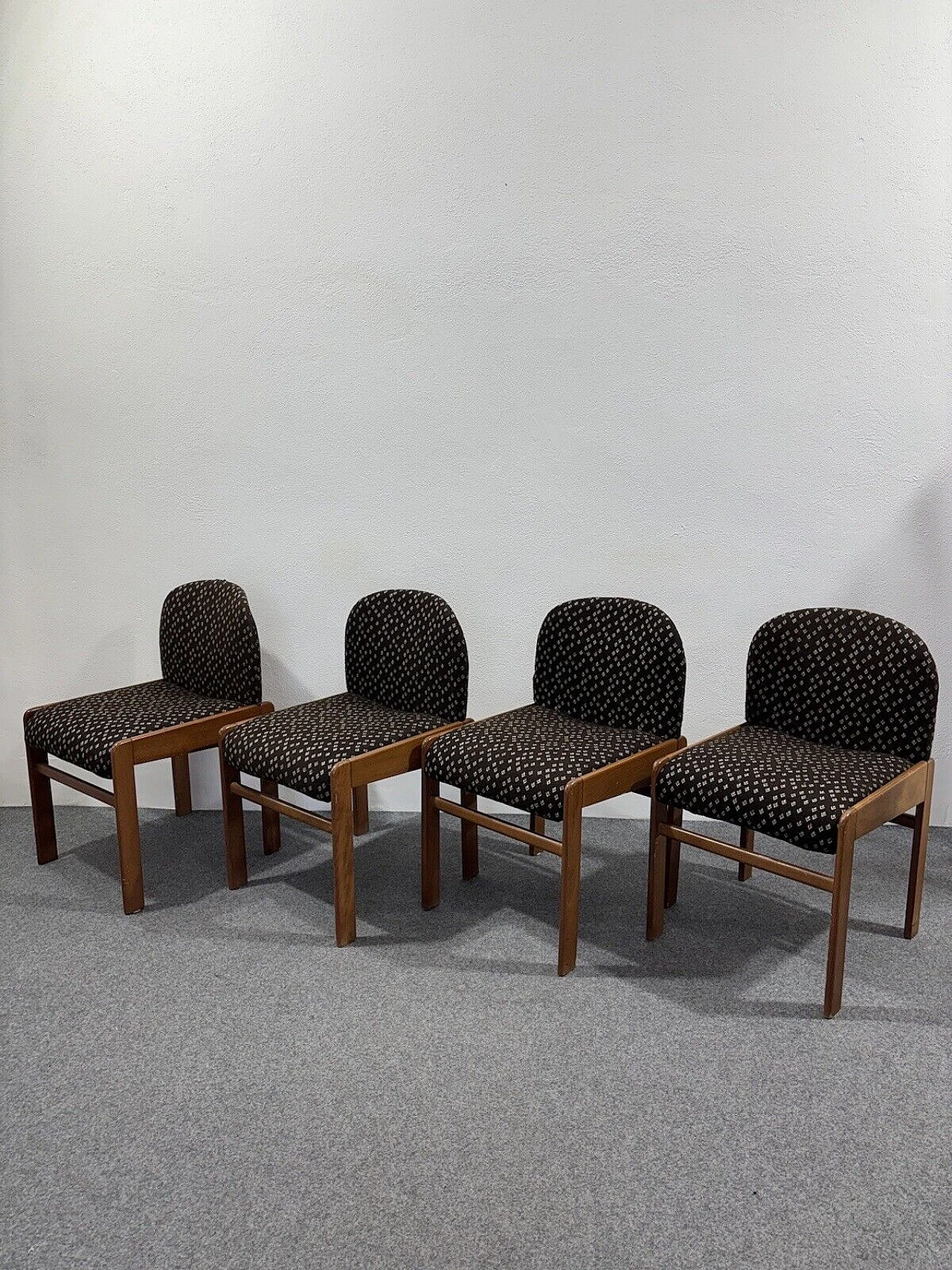 4 Chairs in wood and patterned fabric, 1960s 1