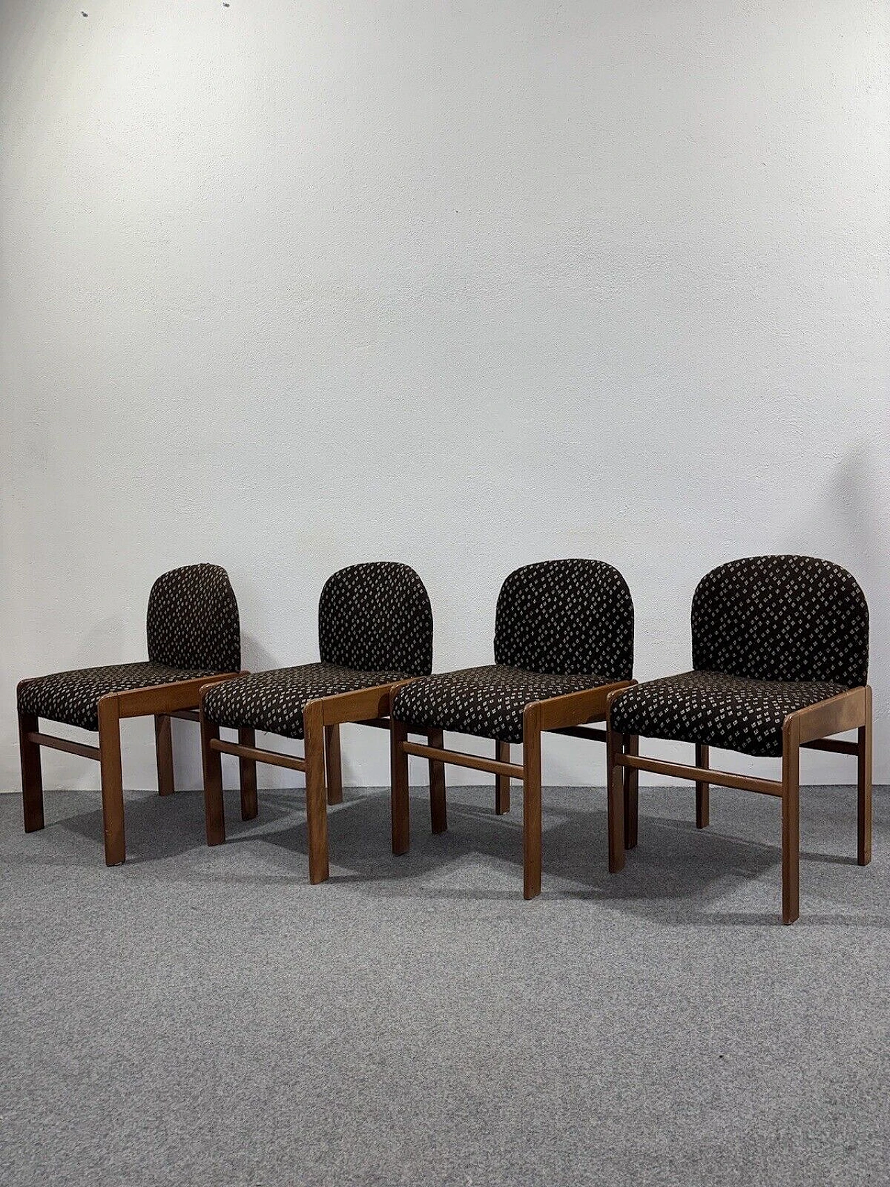 4 Chairs in wood and patterned fabric, 1960s 3