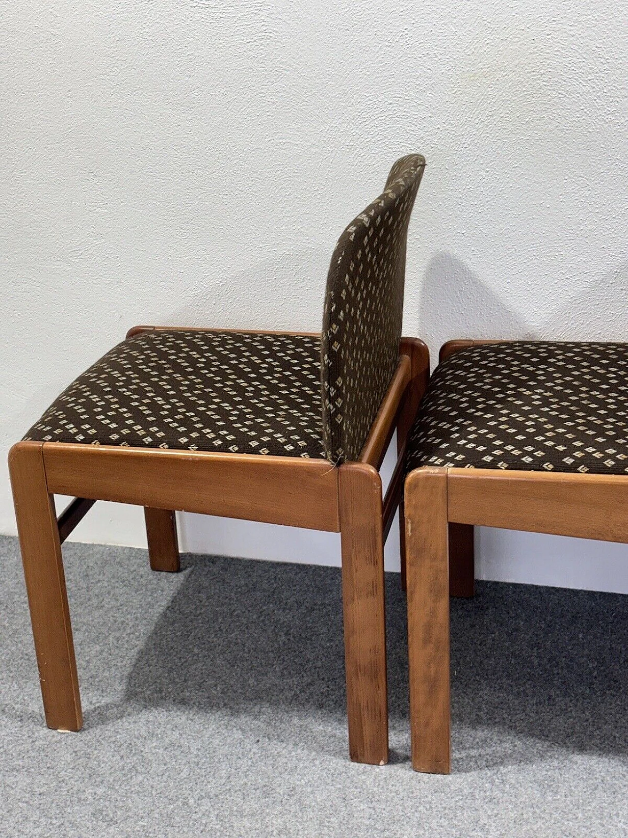 4 Chairs in wood and patterned fabric, 1960s 6