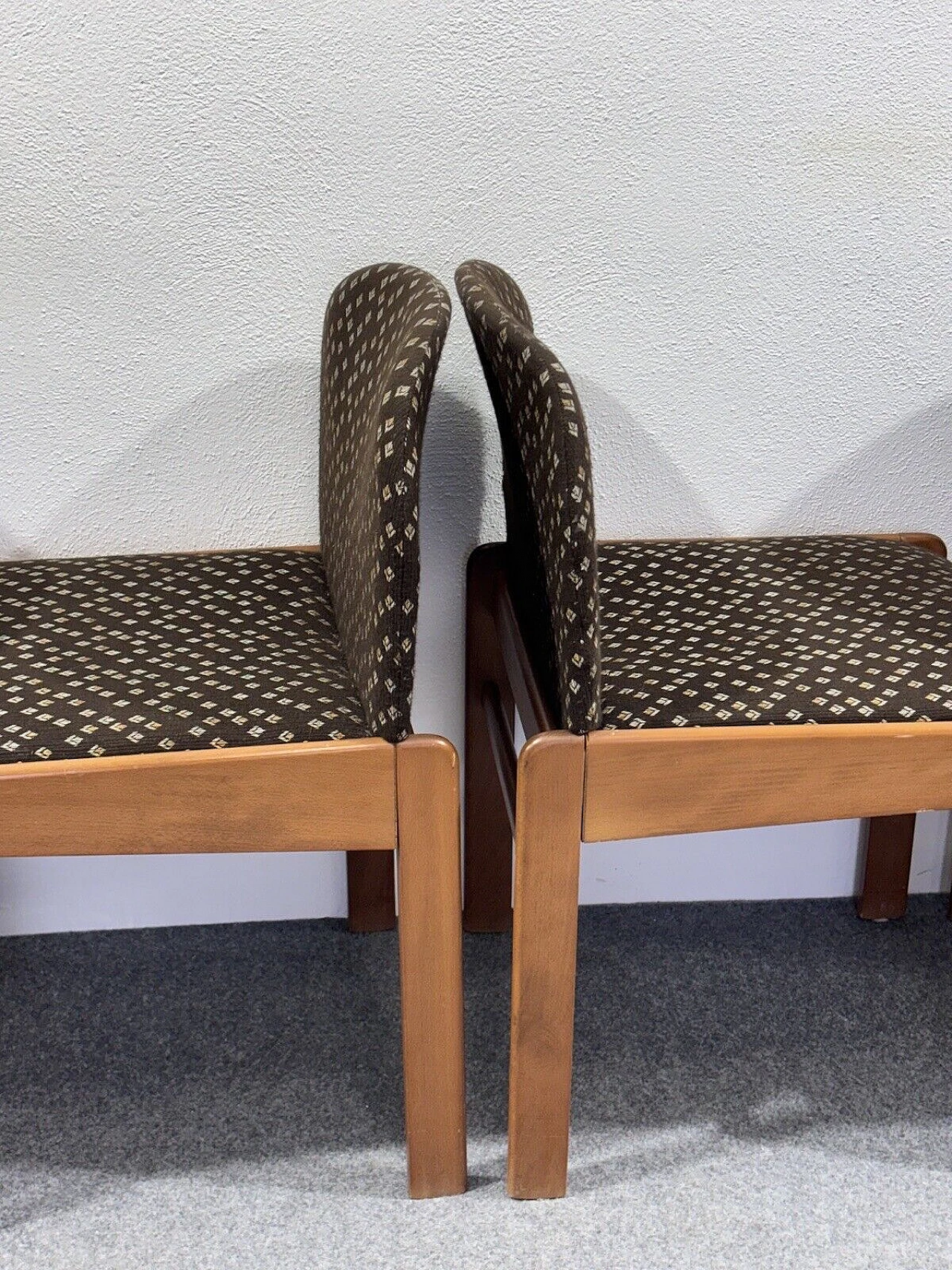 4 Chairs in wood and patterned fabric, 1960s 7