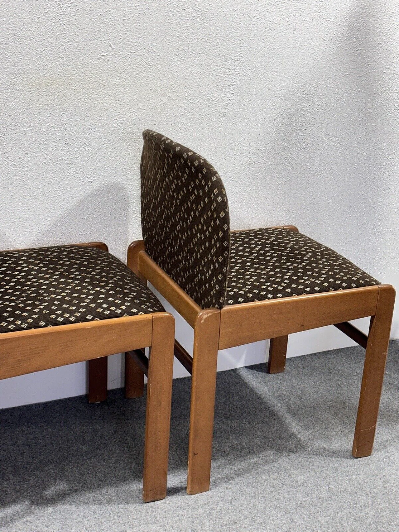 4 Chairs in wood and patterned fabric, 1960s 8