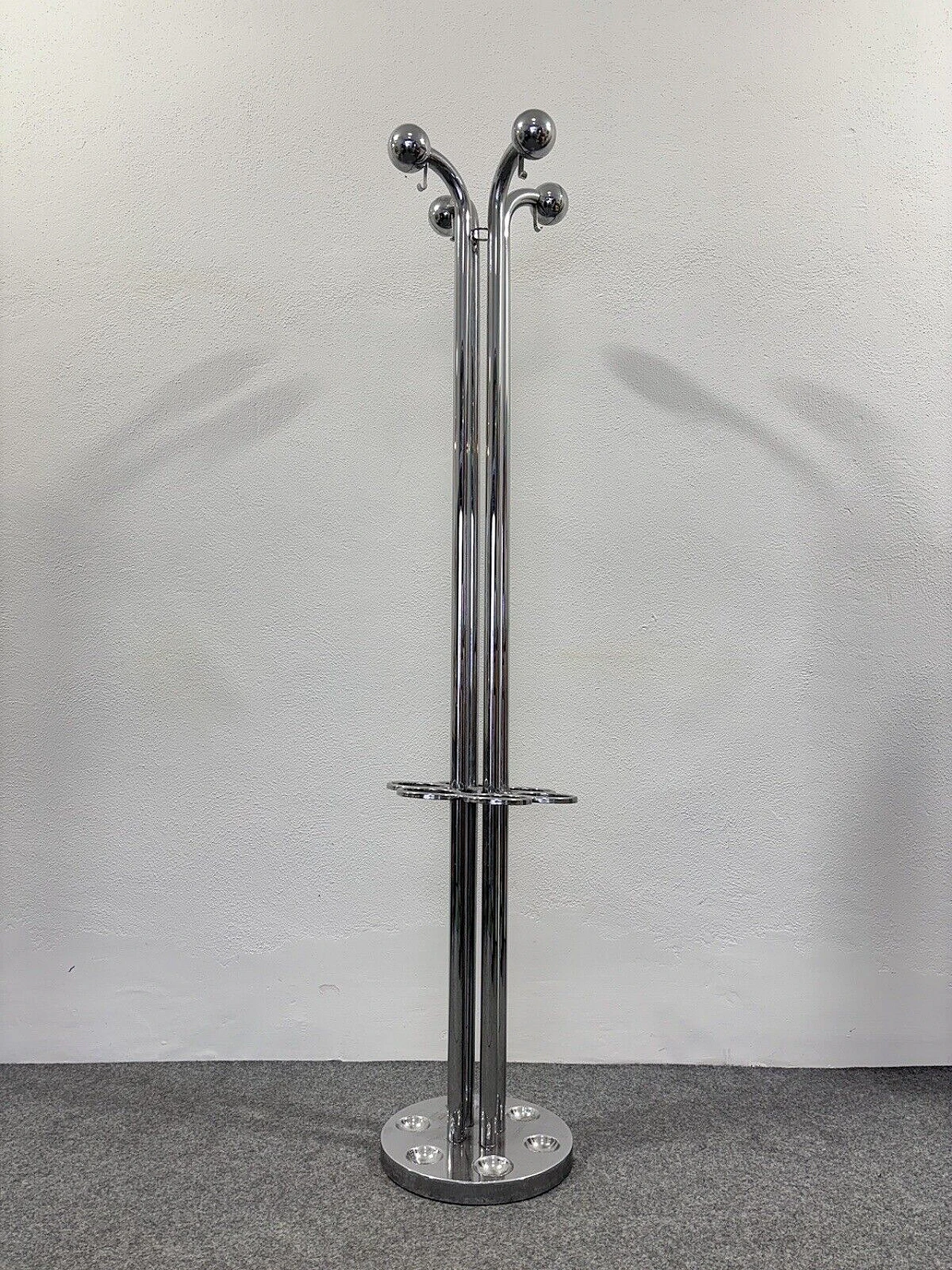 Space Age chromed steel floor coat rack, 1970s 1