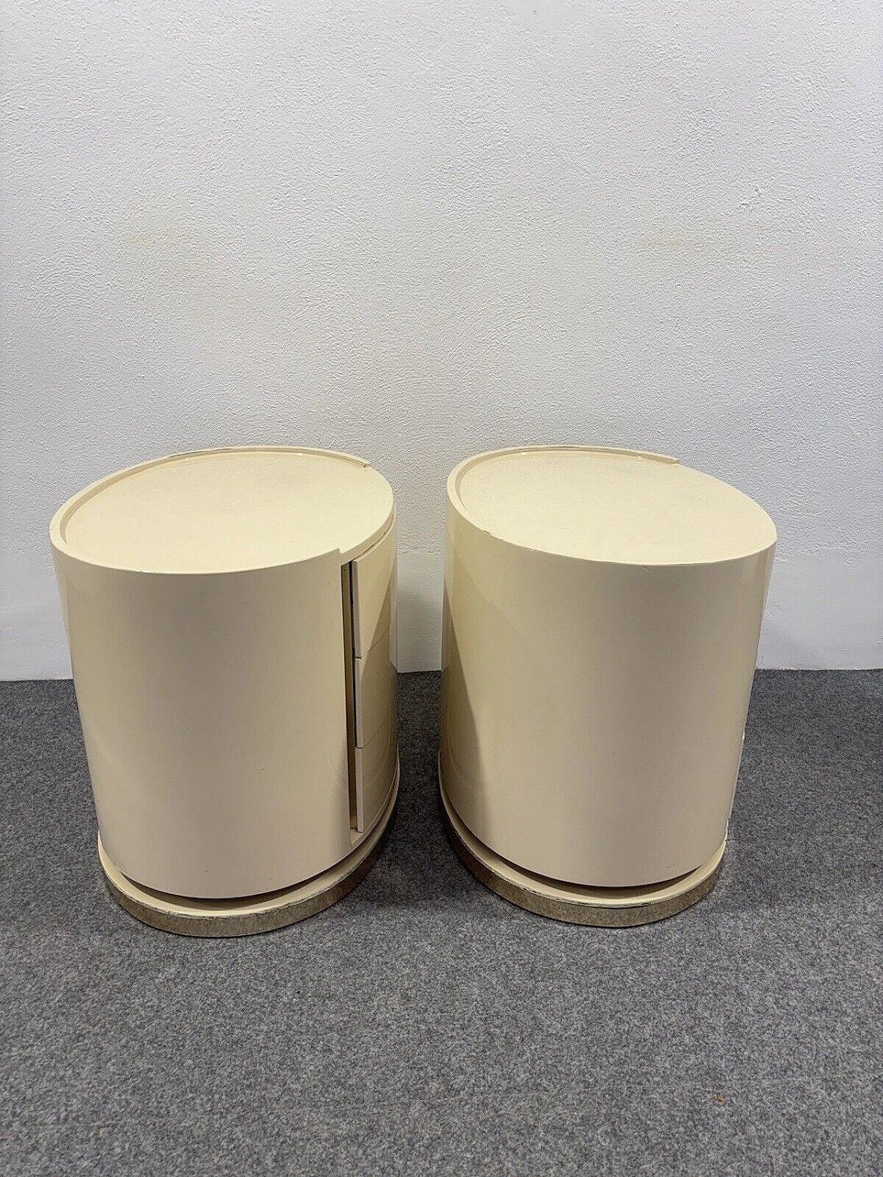 Pair of Space Age bedside tables in the style of Karl Springer, 1970s 7