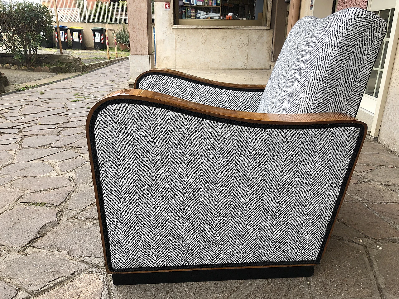 Pair of blond walnut armchairs with ebonized feet, 1940s 5