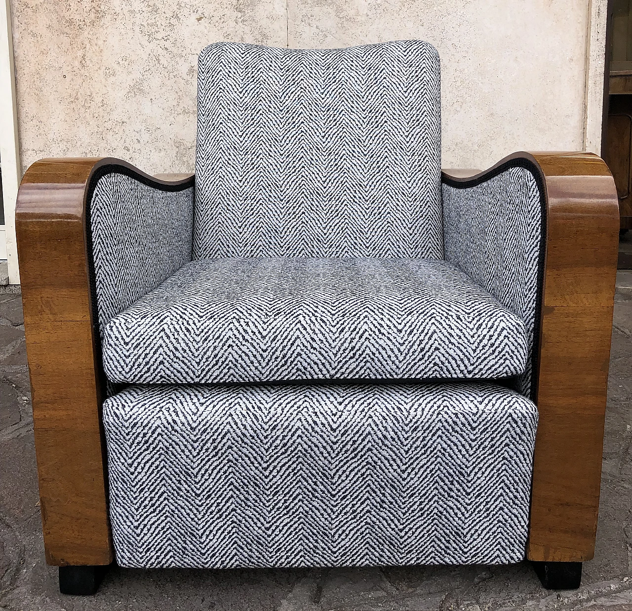 Pair of blond walnut armchairs with ebonized feet, 1940s 8