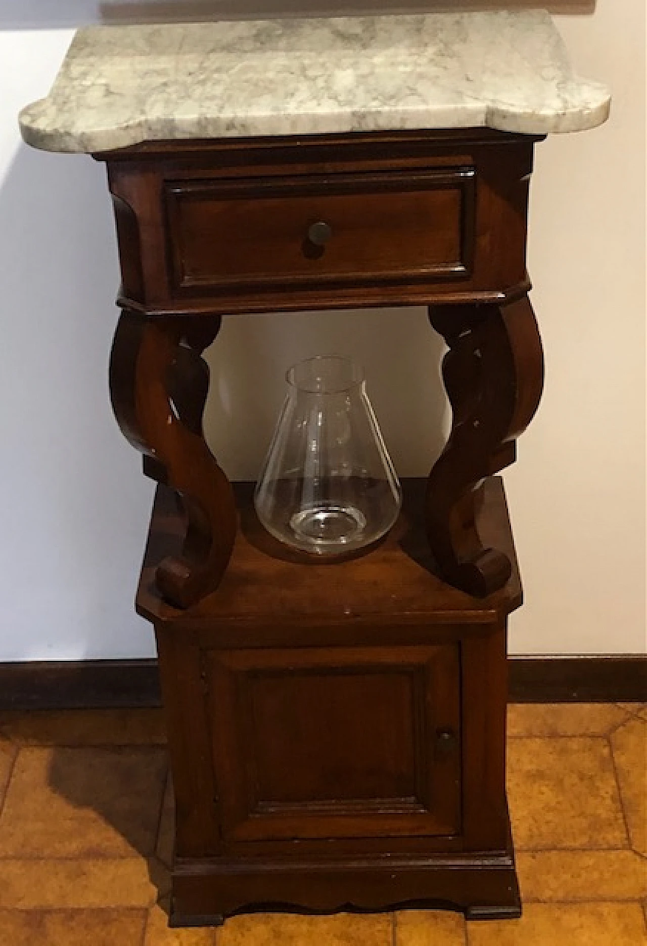 Pair of solid wood and marble bedside tables, early 20th century 3