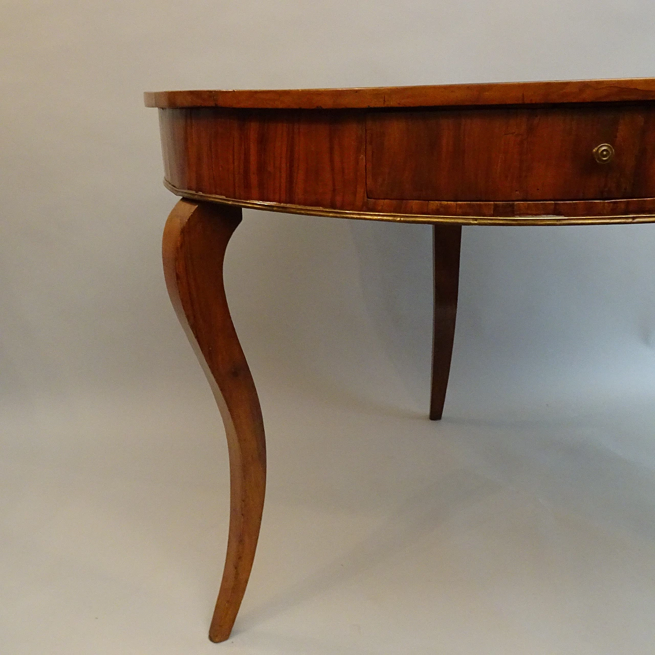 Olive root round table with drawer, 19th century 7