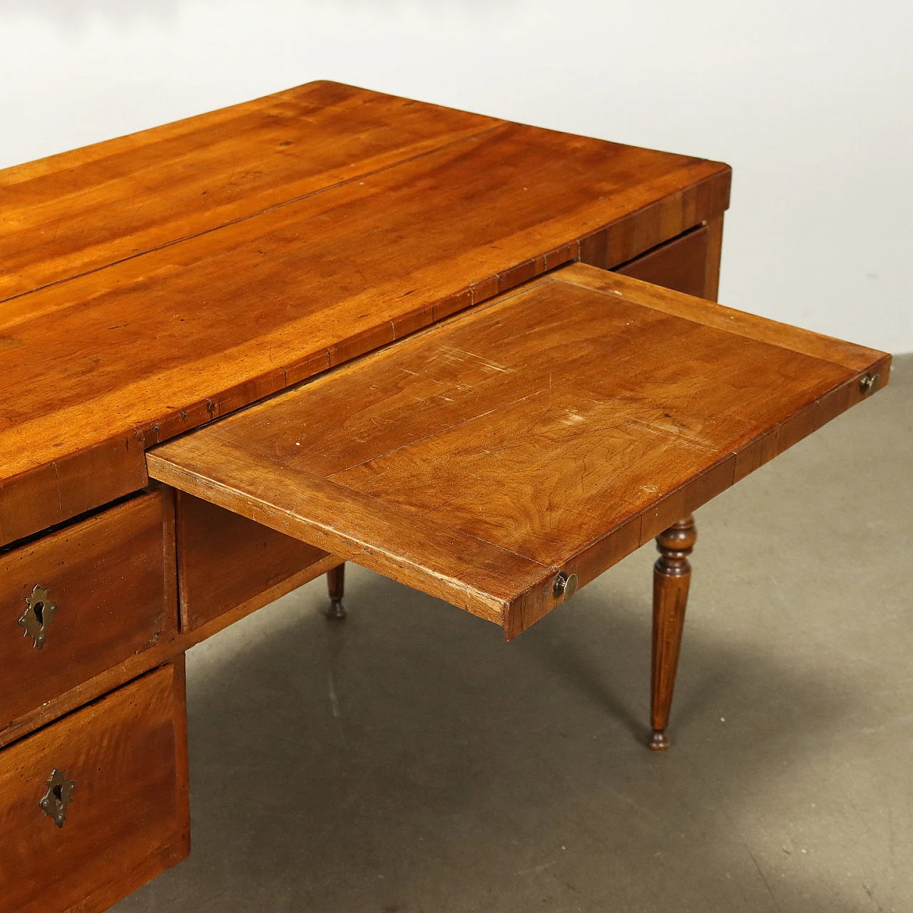 Direttorio desk with pull-out writing surface, early 19th century 3