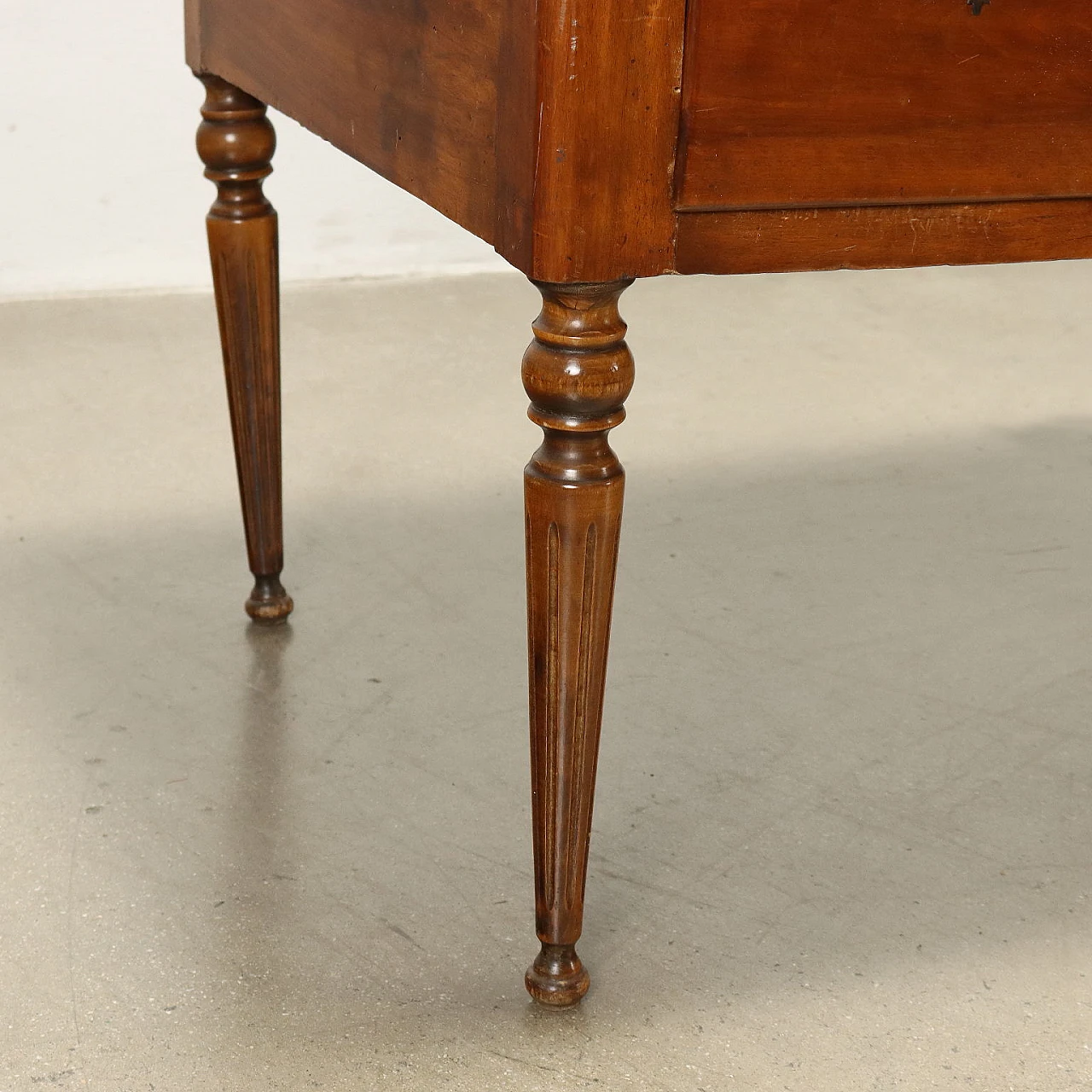 Direttorio desk with pull-out writing surface, early 19th century 8