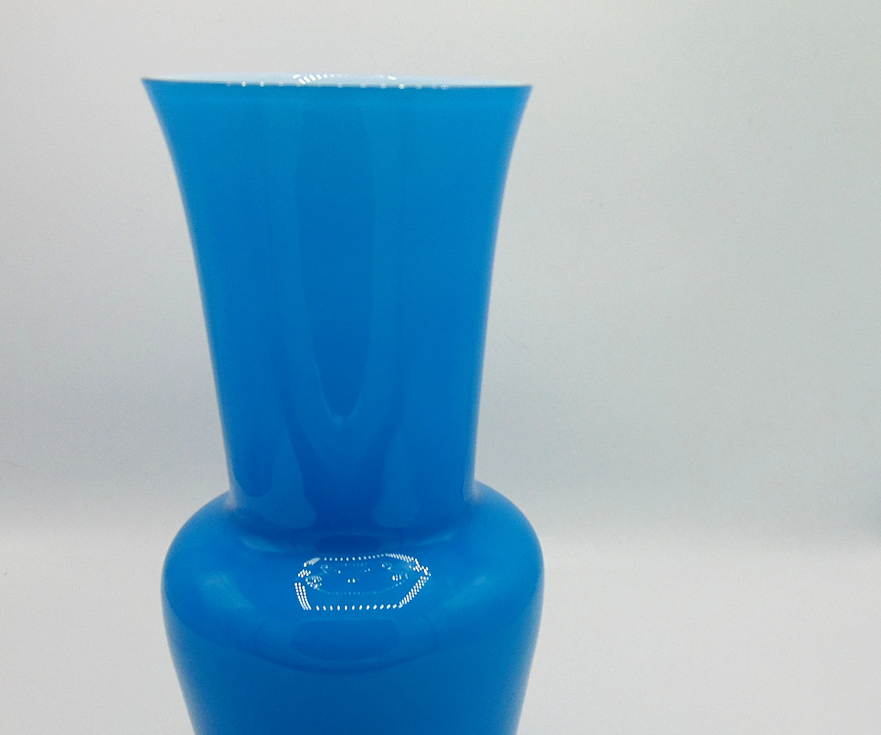 Opaline glass vase by Salviati, 1980s 2