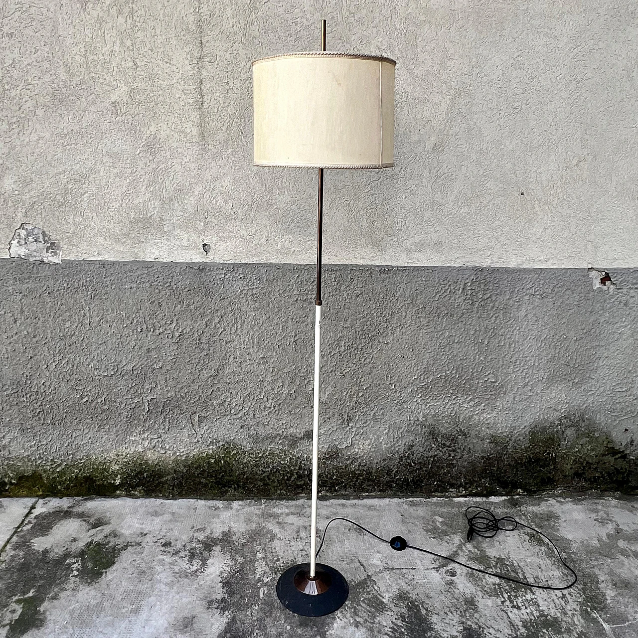 Brass and metal floor lamp by Stilnovo, 1950s 2