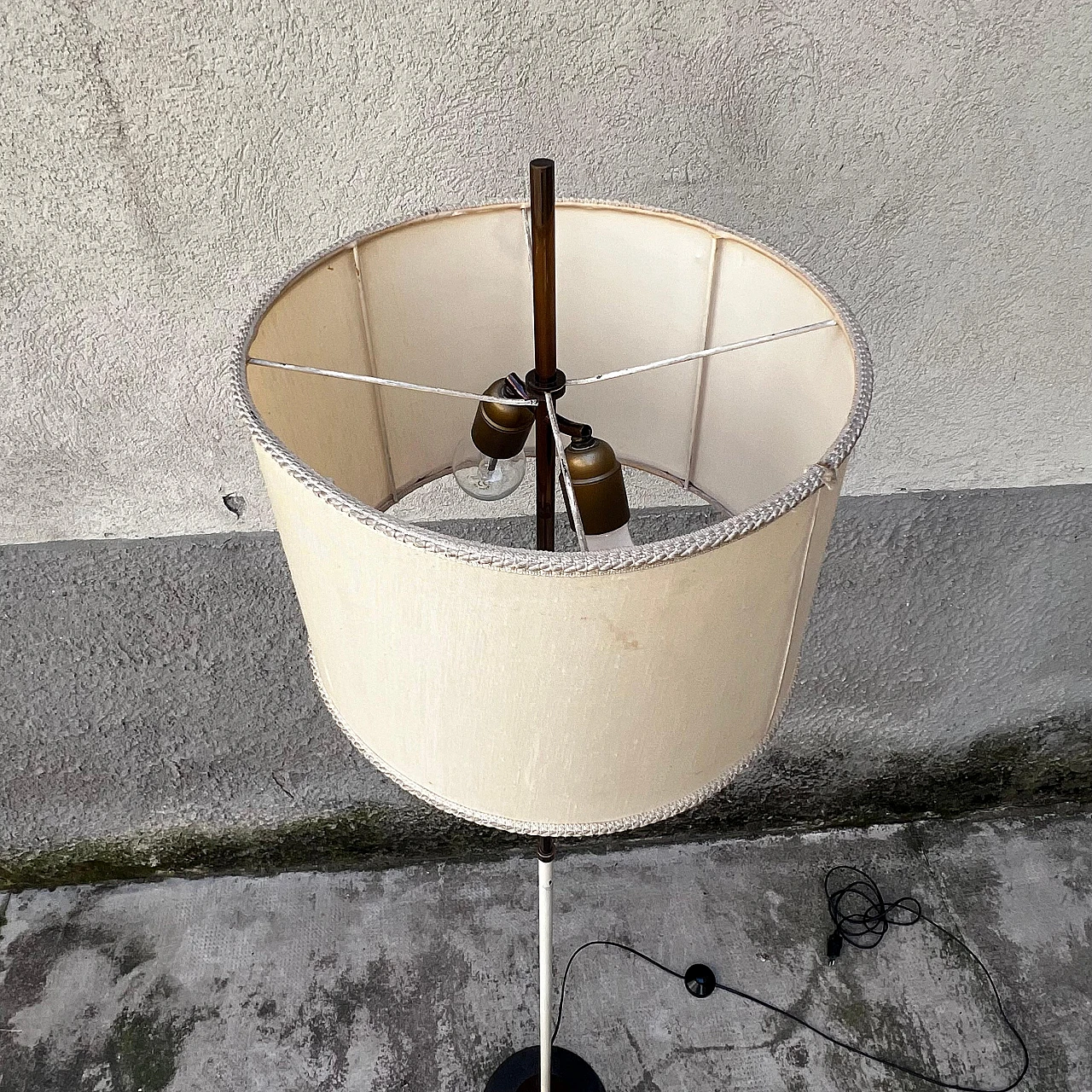 Brass and metal floor lamp by Stilnovo, 1950s 4