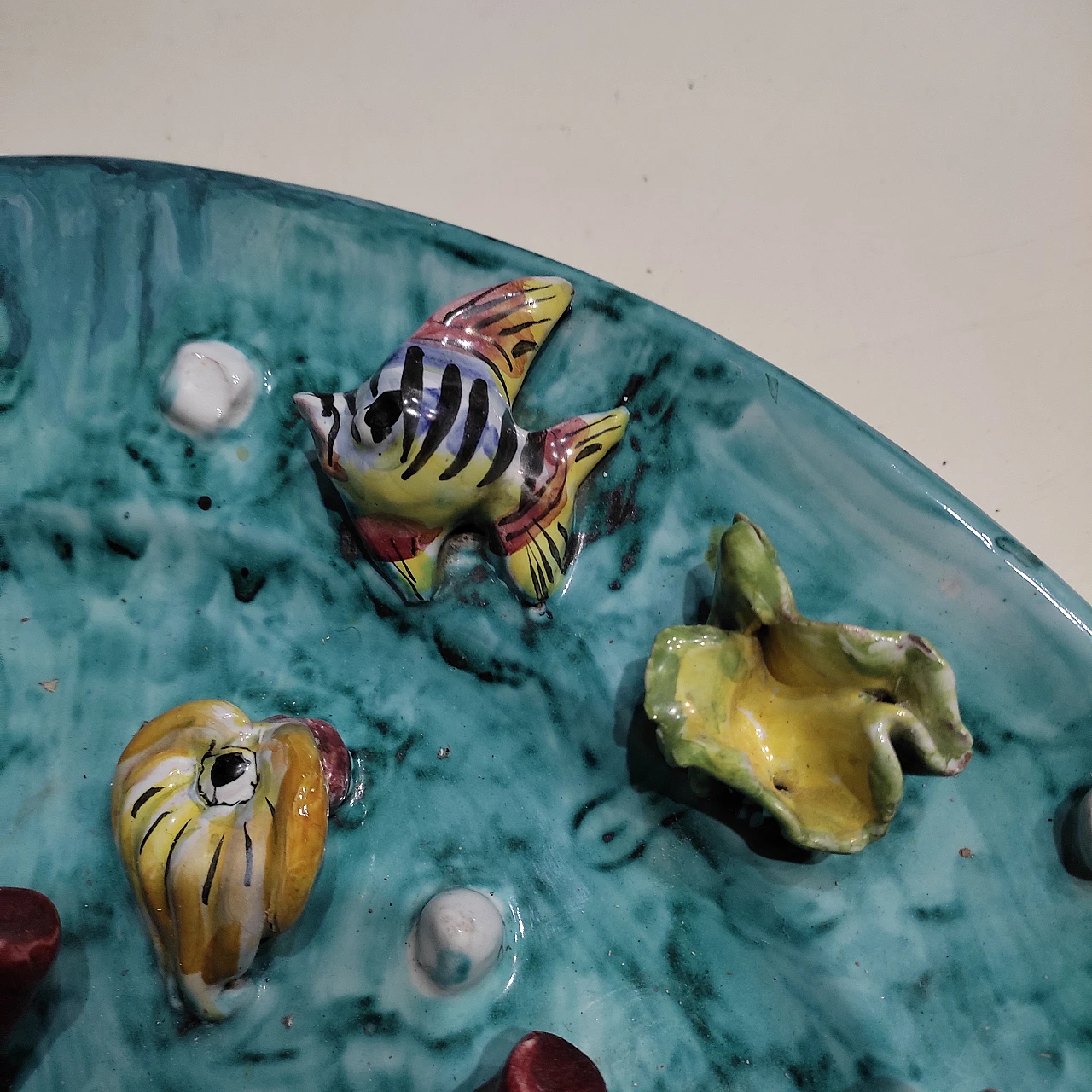 Vietri ceramic dish with embossed fish and seaweed 5