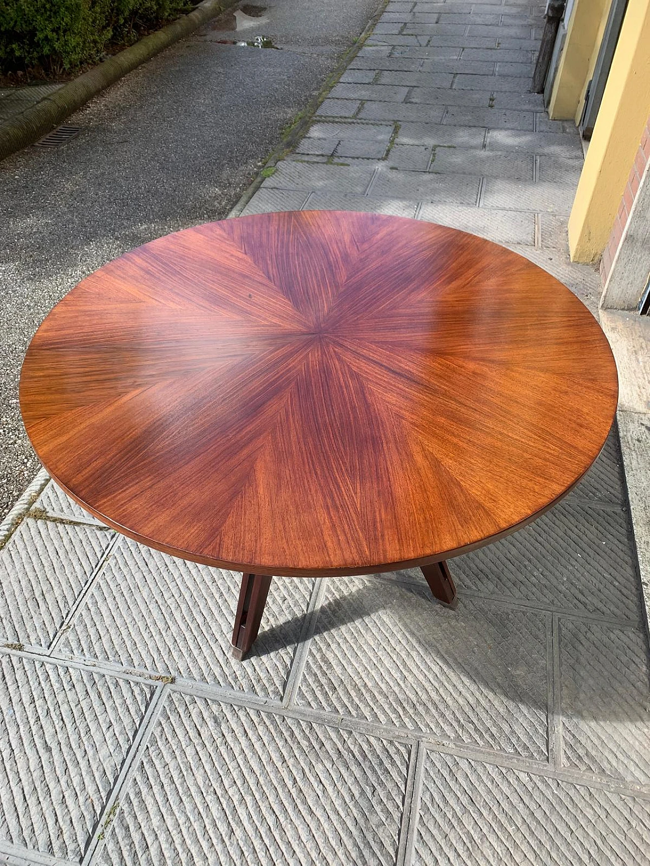 Round rosewood table by Ico Parisi for MIM, 1960s 1