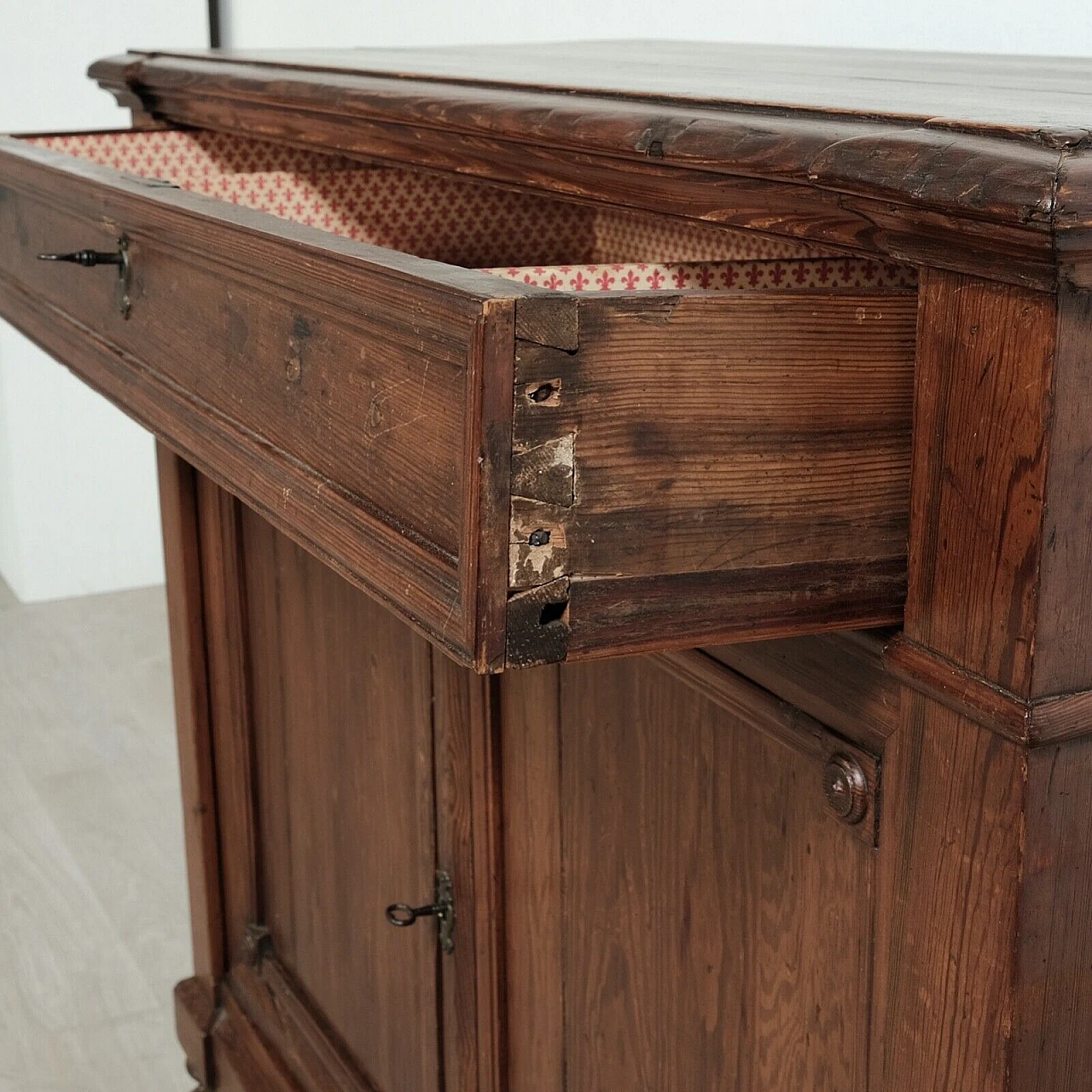 Walnut-stained larch sideboard, late 19th century 7