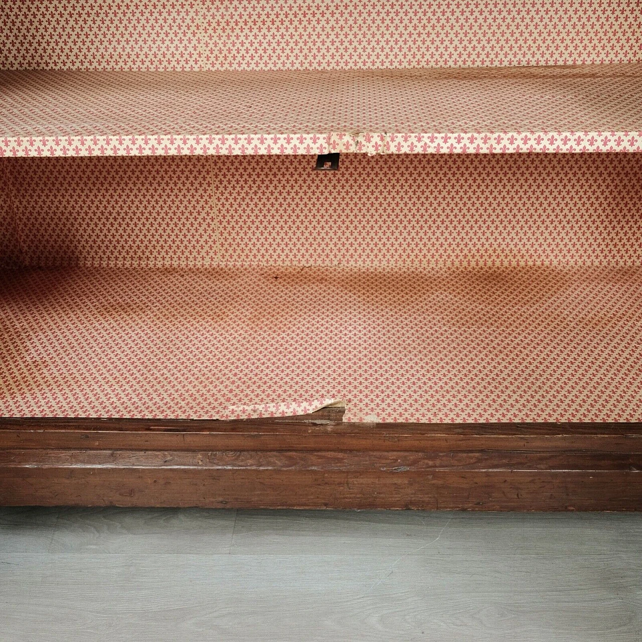 Walnut-stained larch sideboard, late 19th century 12