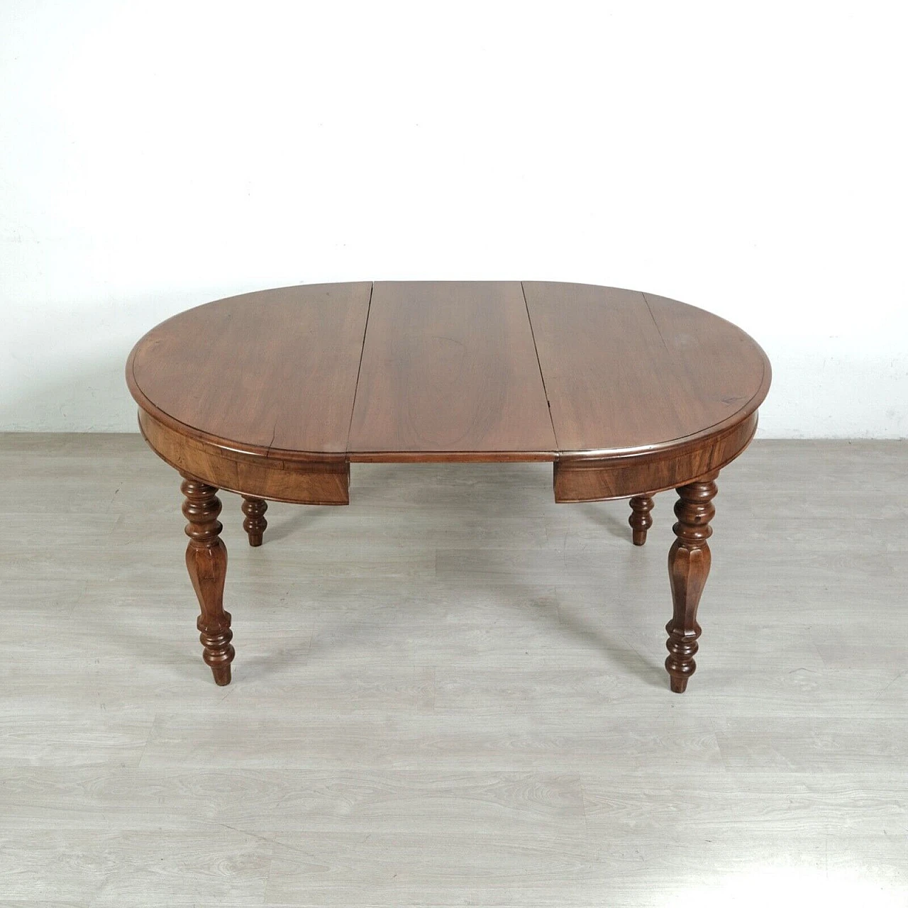 Round walnut extendable table, late 19th century 8