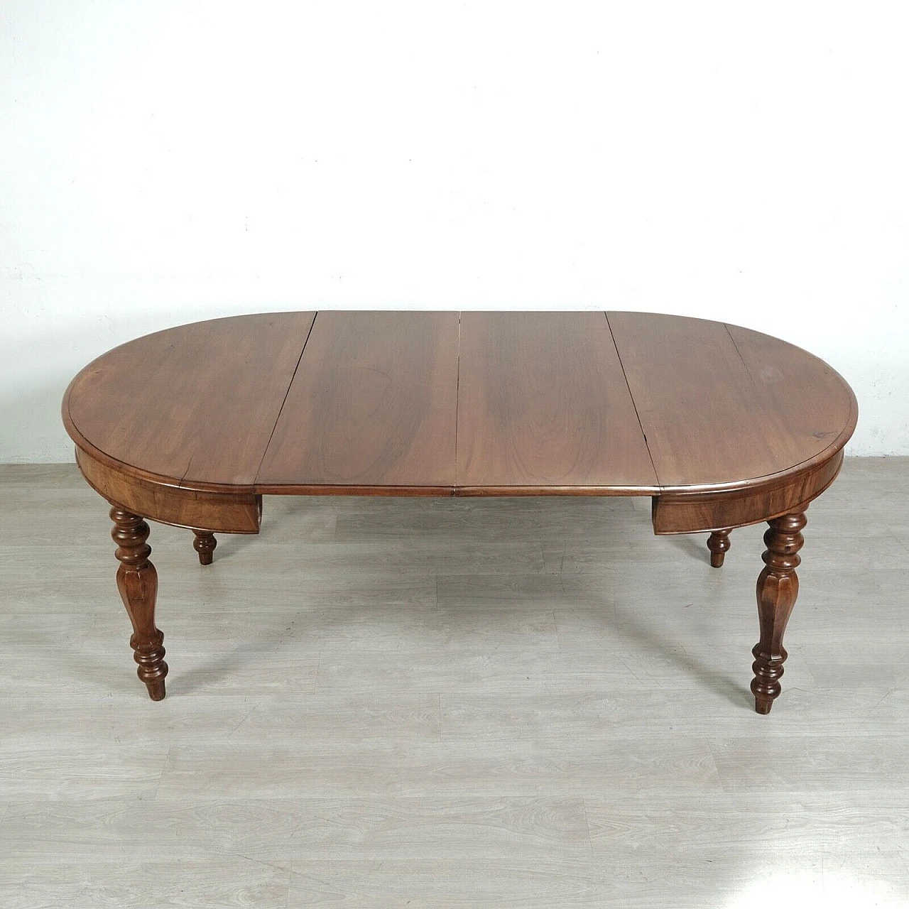 Round walnut extendable table, late 19th century 12