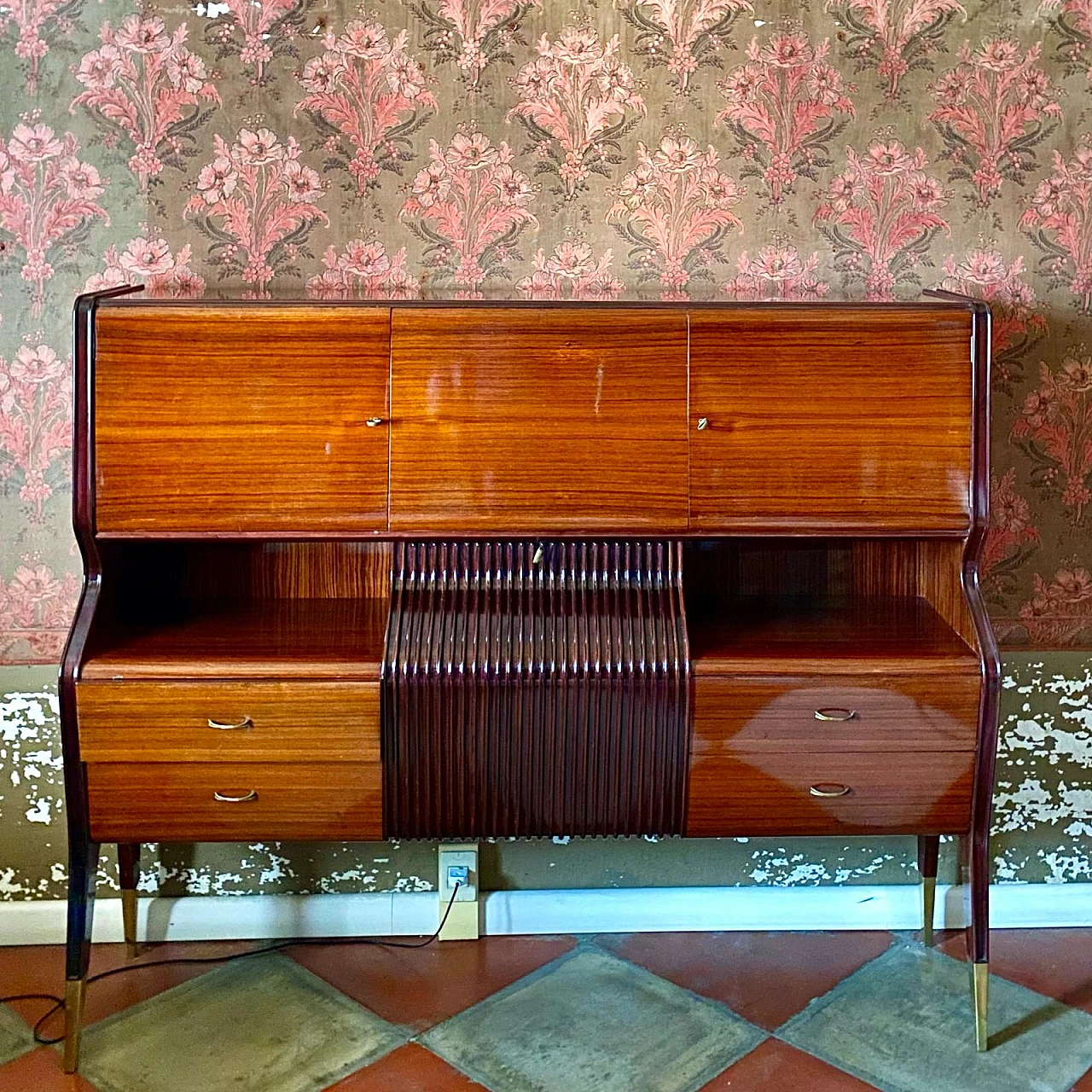 Mahogany, maple and rosewood bar cabinet by Osvaldo Borsani, 1950s 4