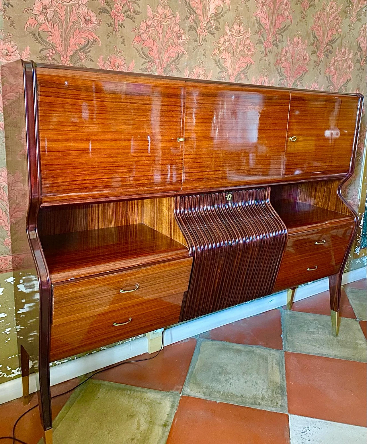 Mahogany, maple and rosewood bar cabinet by Osvaldo Borsani, 1950s 6