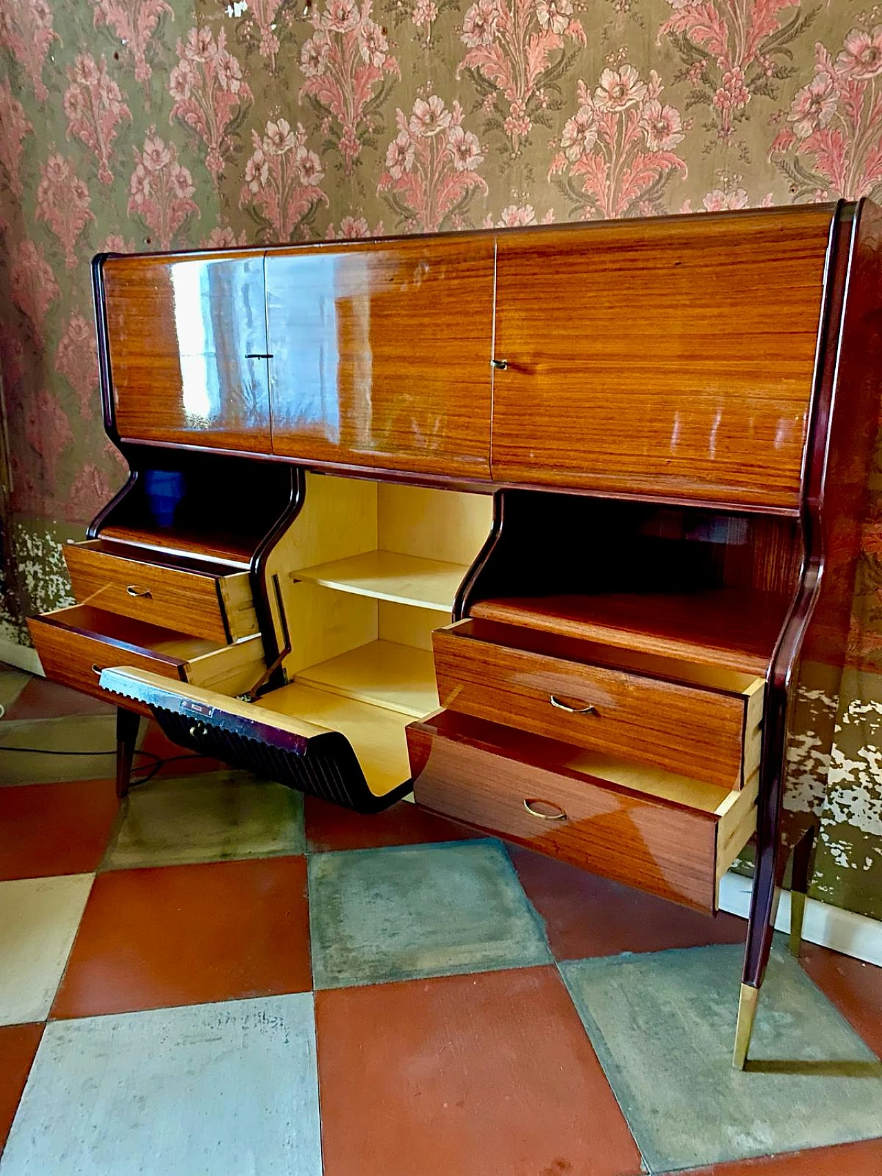 Mahogany, maple and rosewood bar cabinet by Osvaldo Borsani, 1950s 10