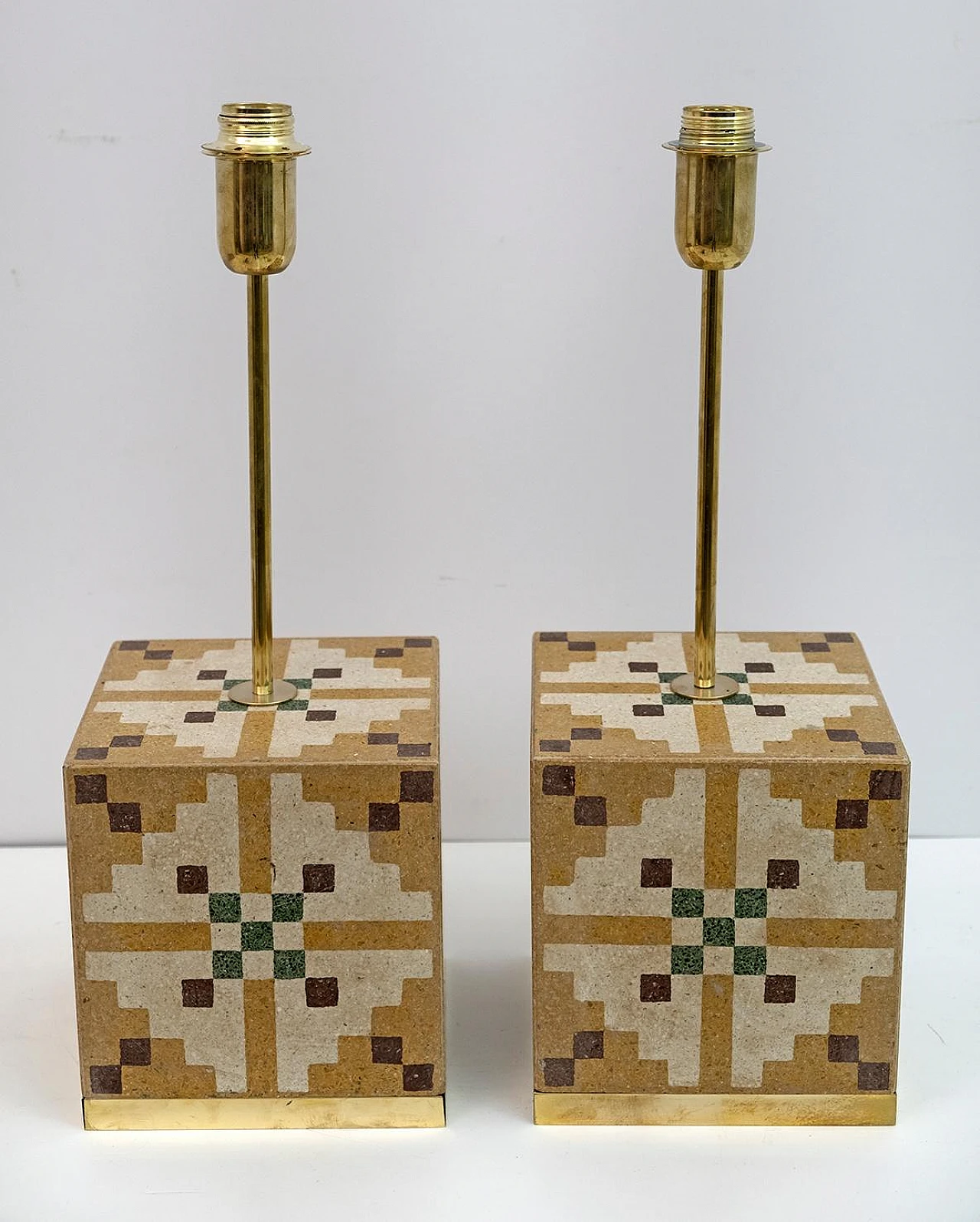 Pair of Art Nouveau table lamps in cementite, 1920s 6