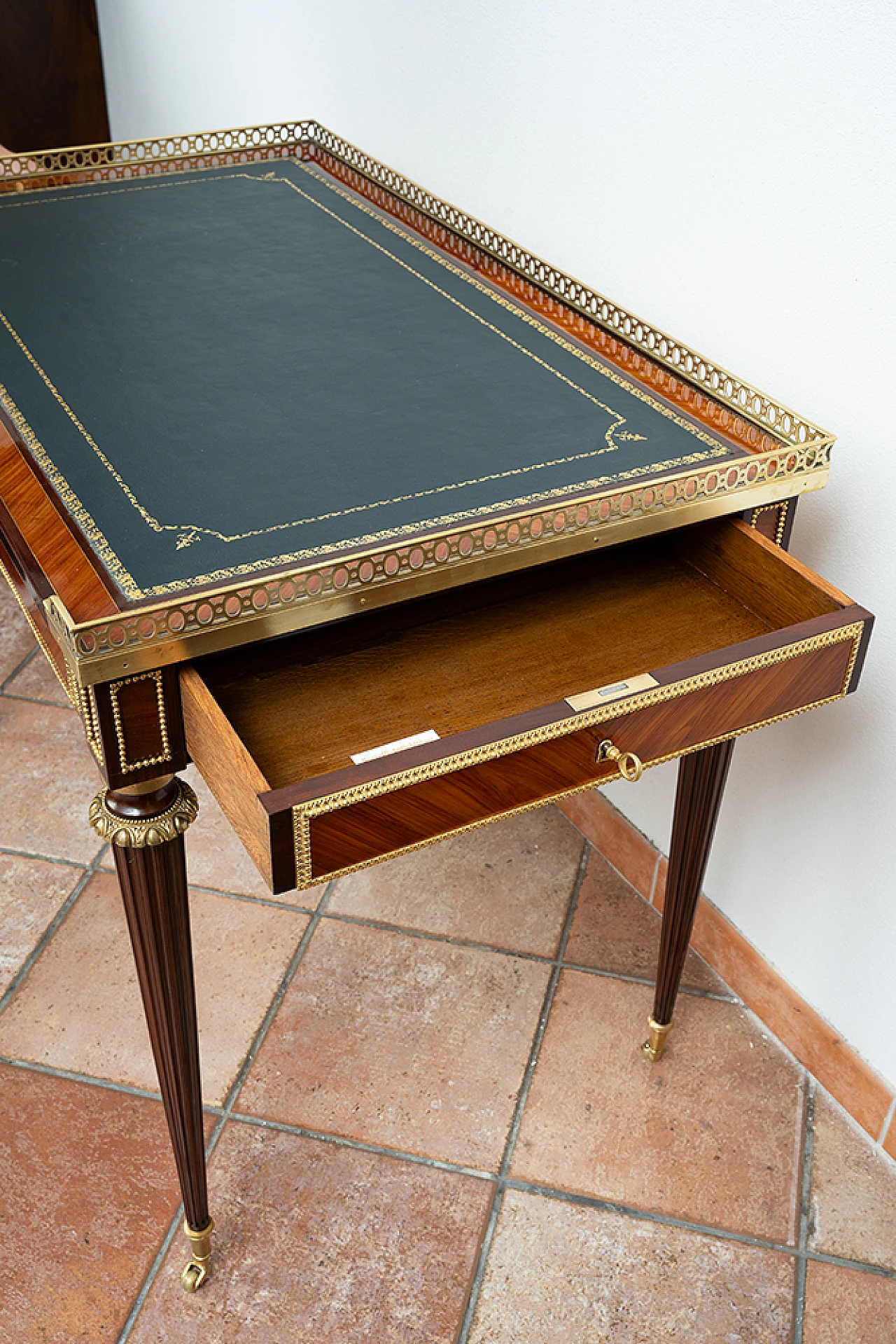 French Napoleon III mahogany and bronze writing desk, 19th century 4