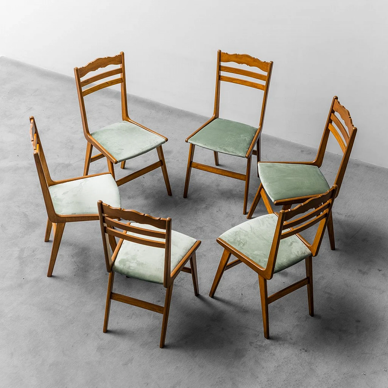 6 Chairs in wood and green velvet, 1960s 1