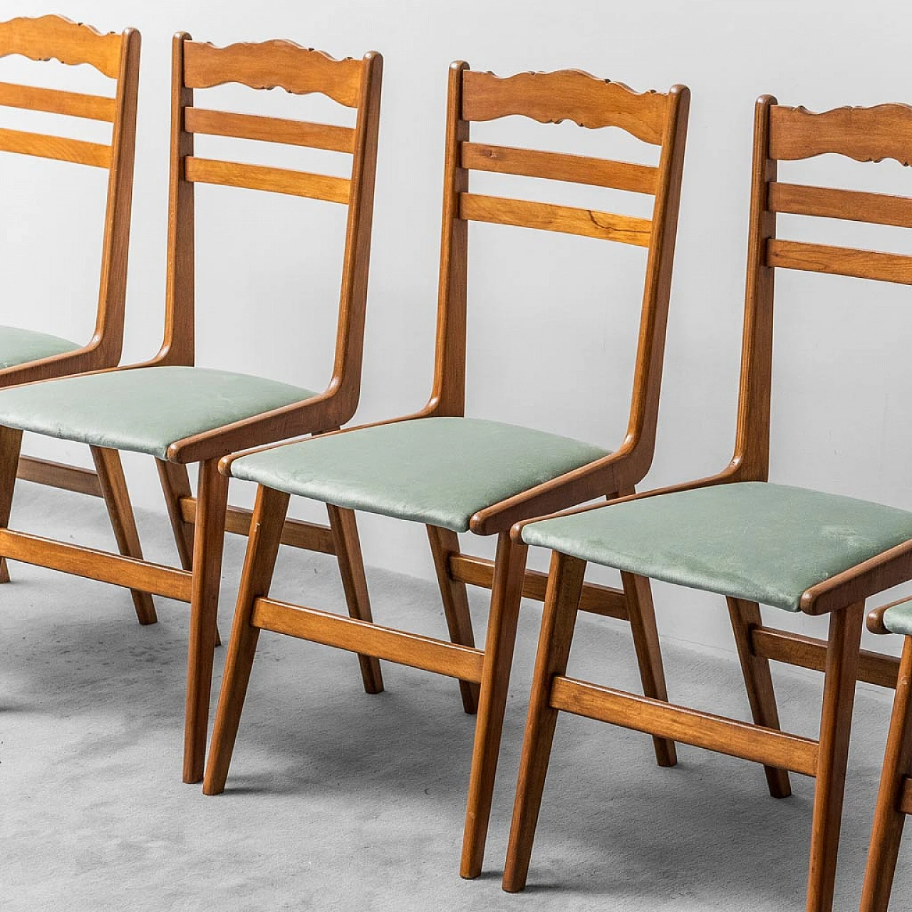 6 Chairs in wood and green velvet, 1960s 2