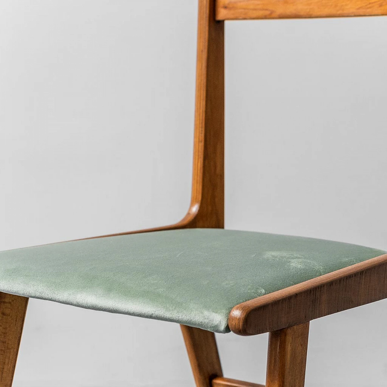 6 Chairs in wood and green velvet, 1960s 9