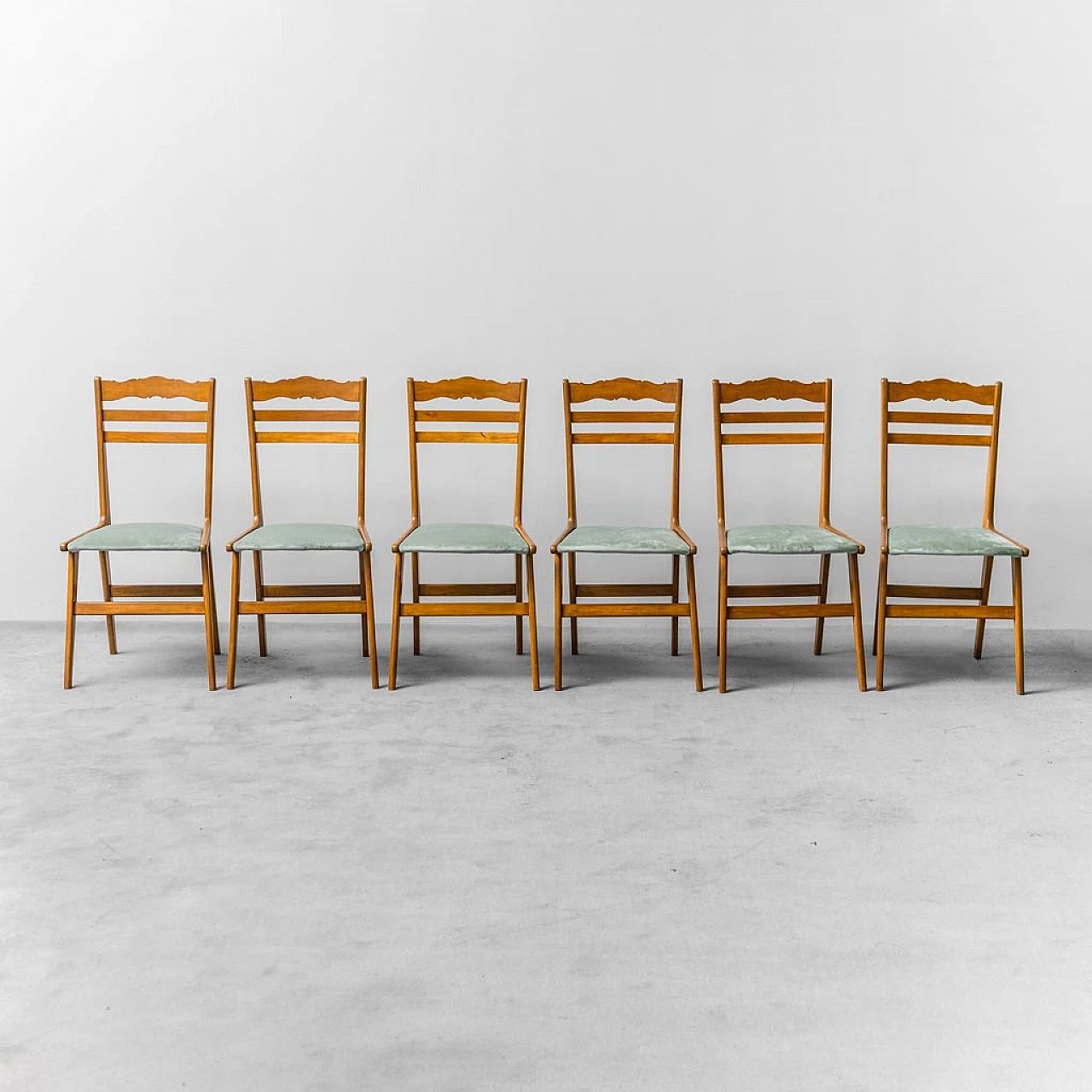 6 Chairs in wood and green velvet, 1960s 11