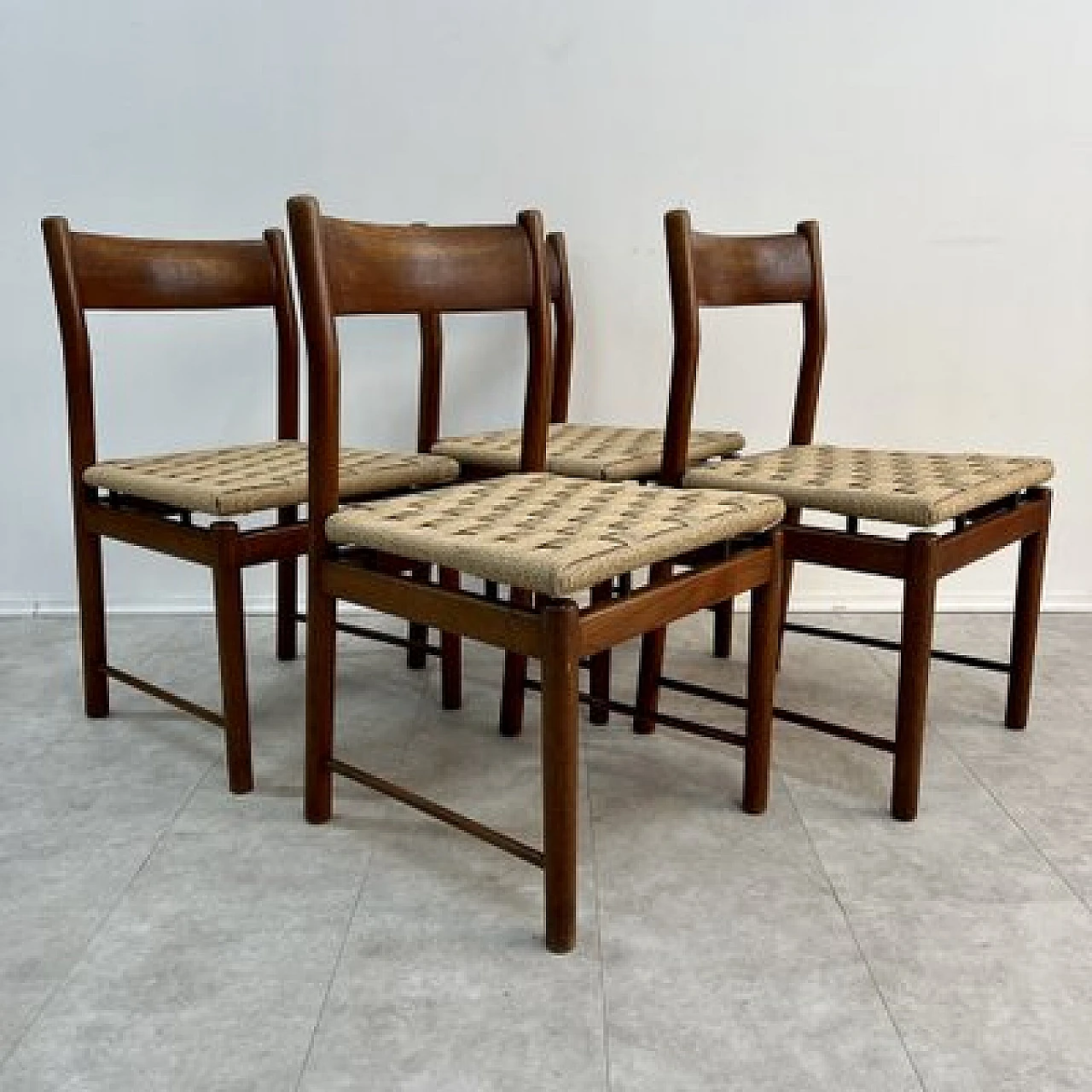 4 Chairs attributed to Tapiovaara for La Permanente Cantù, 1960s 5