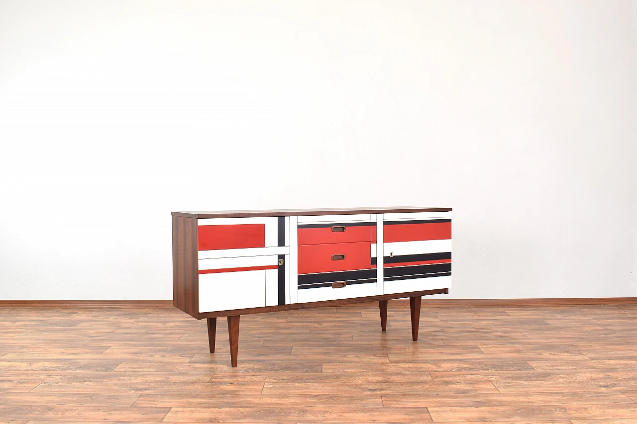 Credenza tedesca in noce con fronte dipinto, anni '60 3