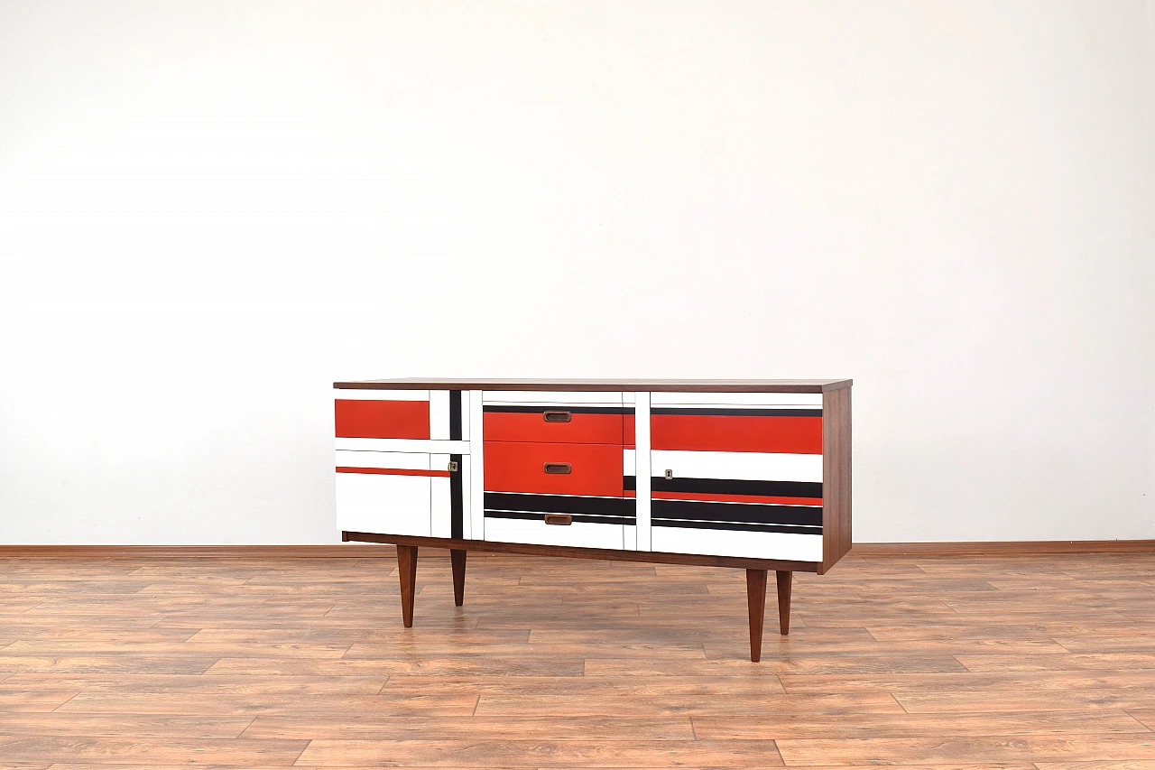 Credenza tedesca in noce con fronte dipinto, anni '60 4