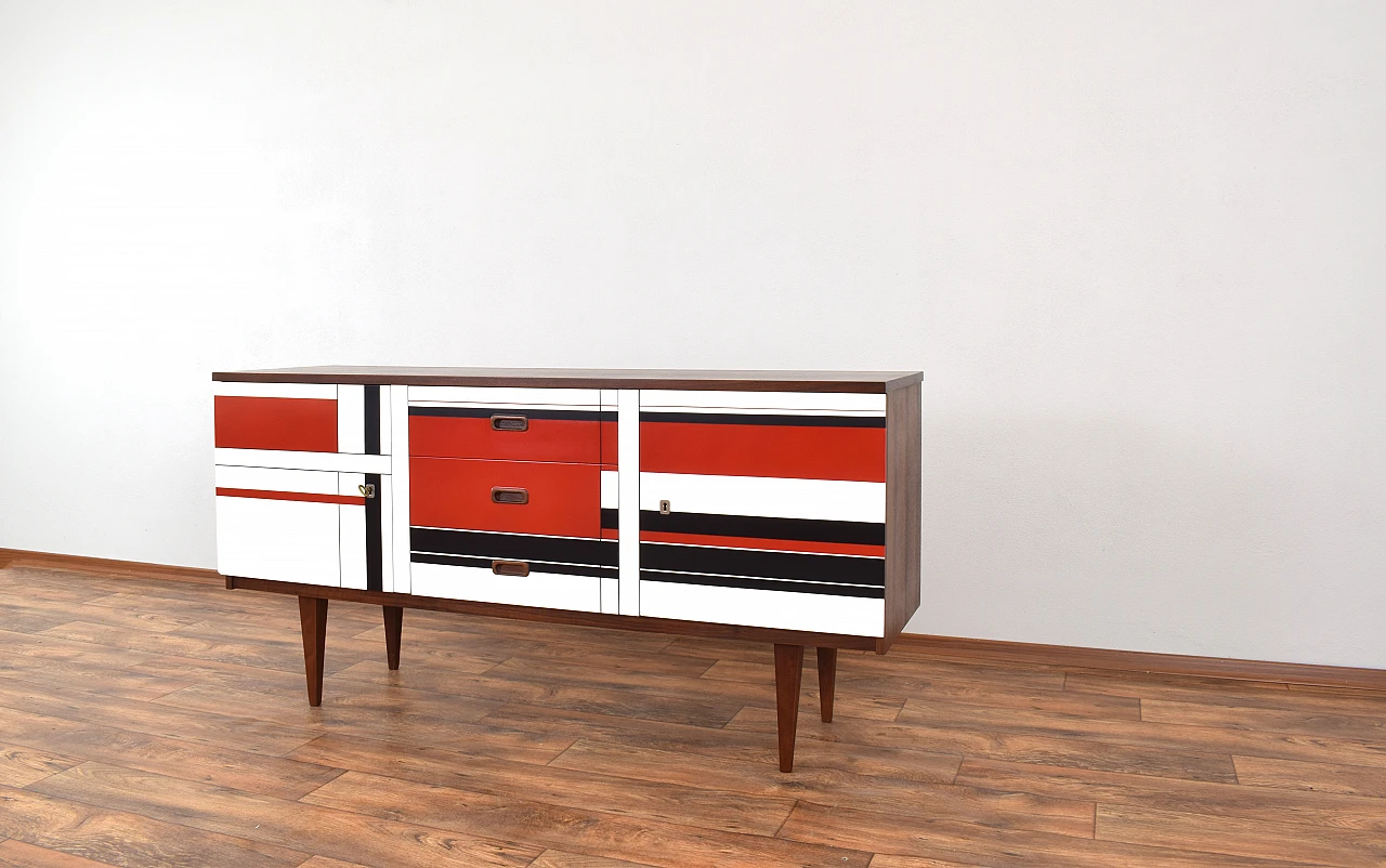 Credenza tedesca in noce con fronte dipinto, anni '60 9