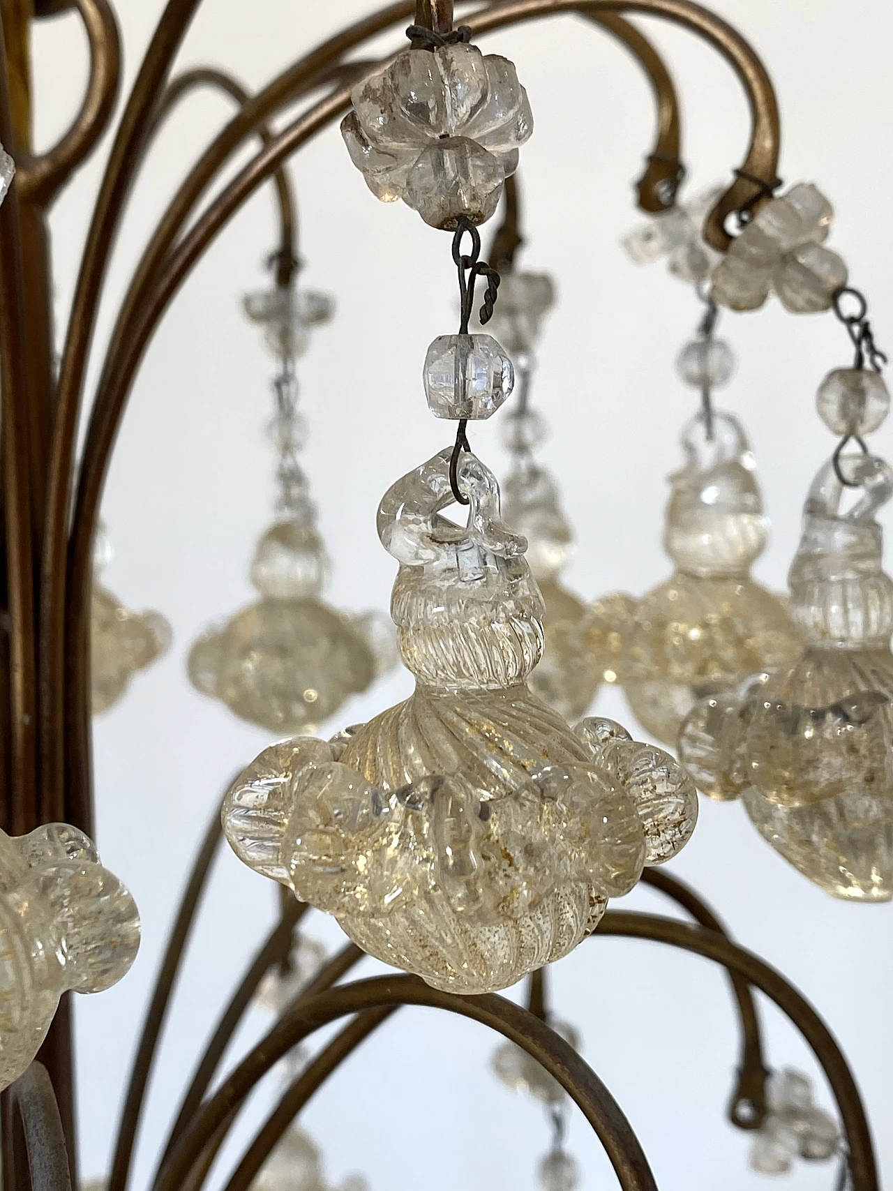 Gilded metal and Murano glass chandelier, 1960s 4