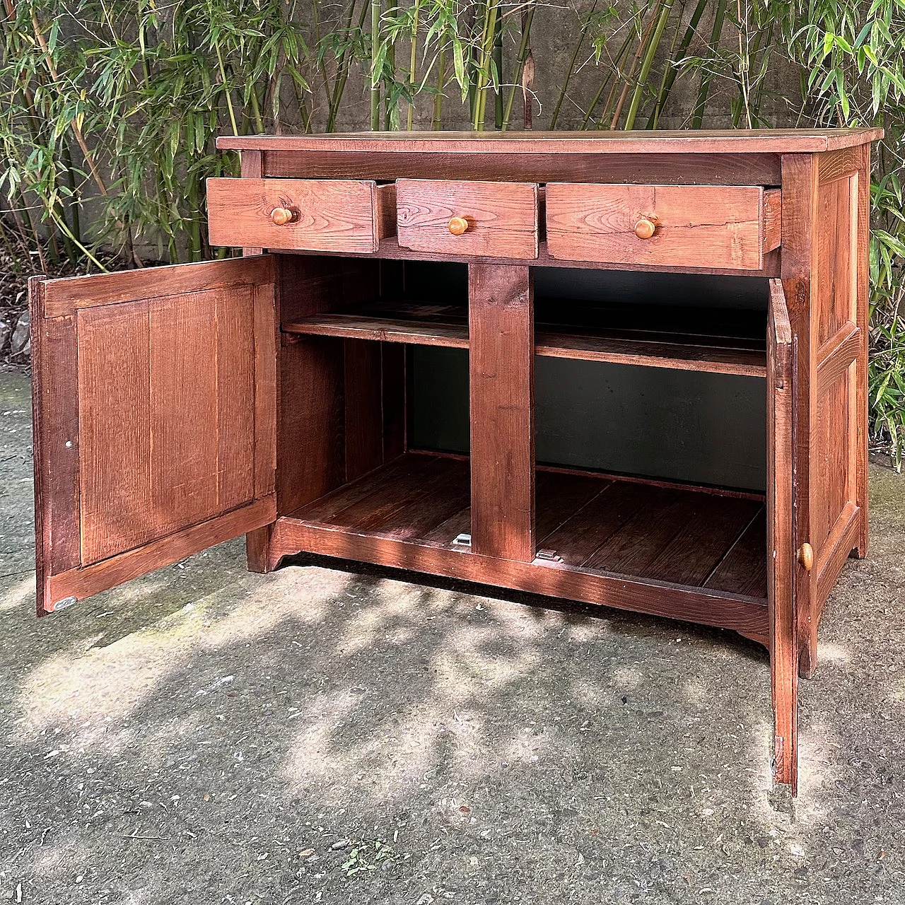 Tuscan chestnut sideboard, early 20th century 4