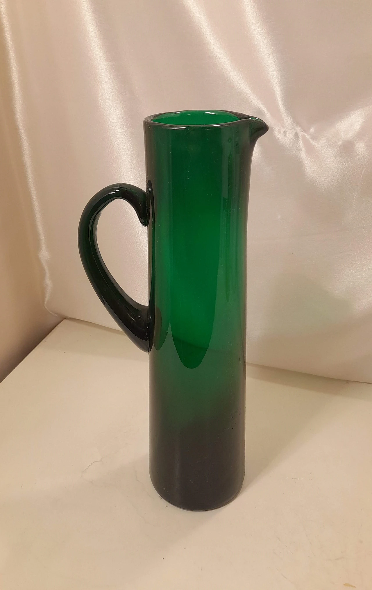 6 Calici e caraffa in vetro soffiato verde, anni '50 2