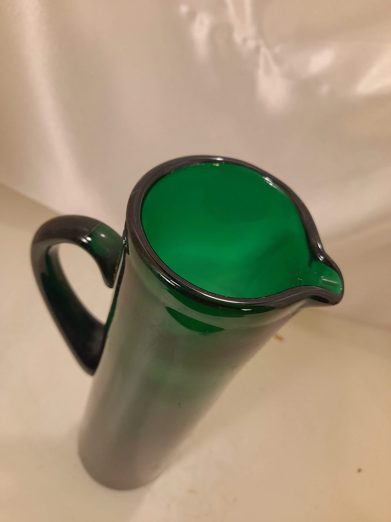 6 Calici e caraffa in vetro soffiato verde, anni '50 20