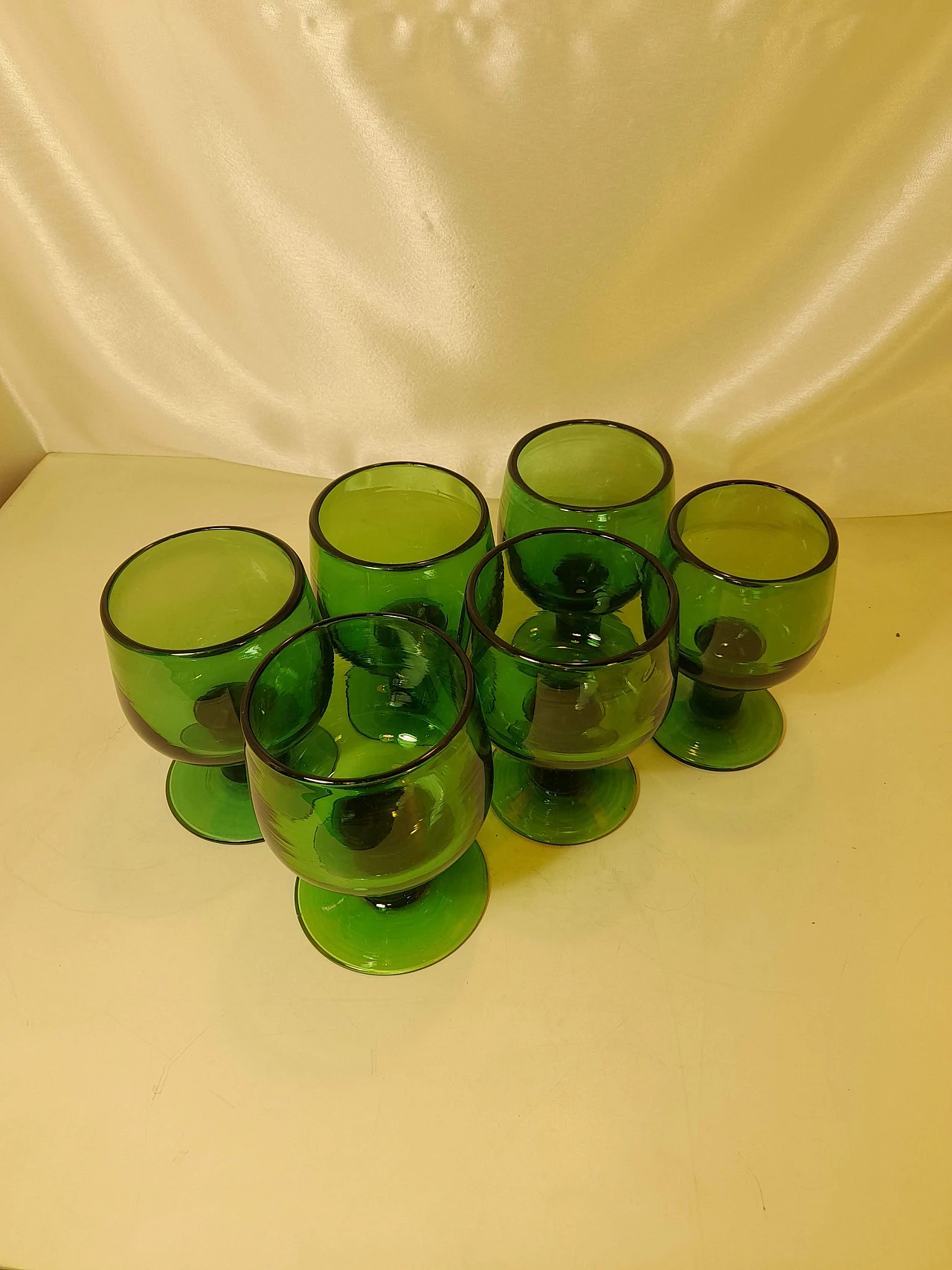 6 Goblets and carafe in green blown glass, 1950s 21