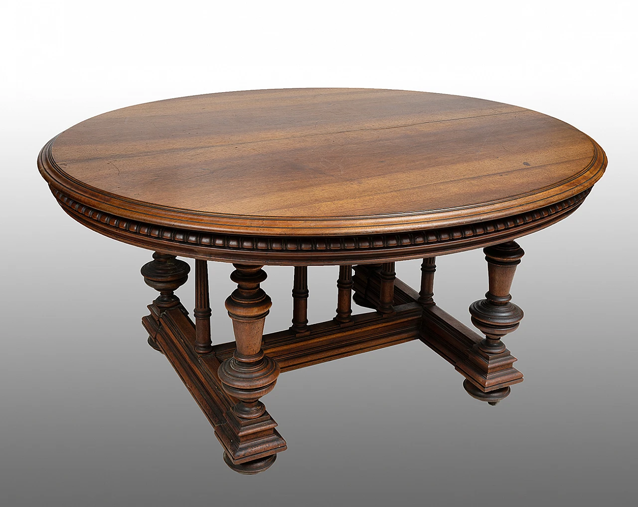 Extendable oval table in solid walnut, 19th century 1