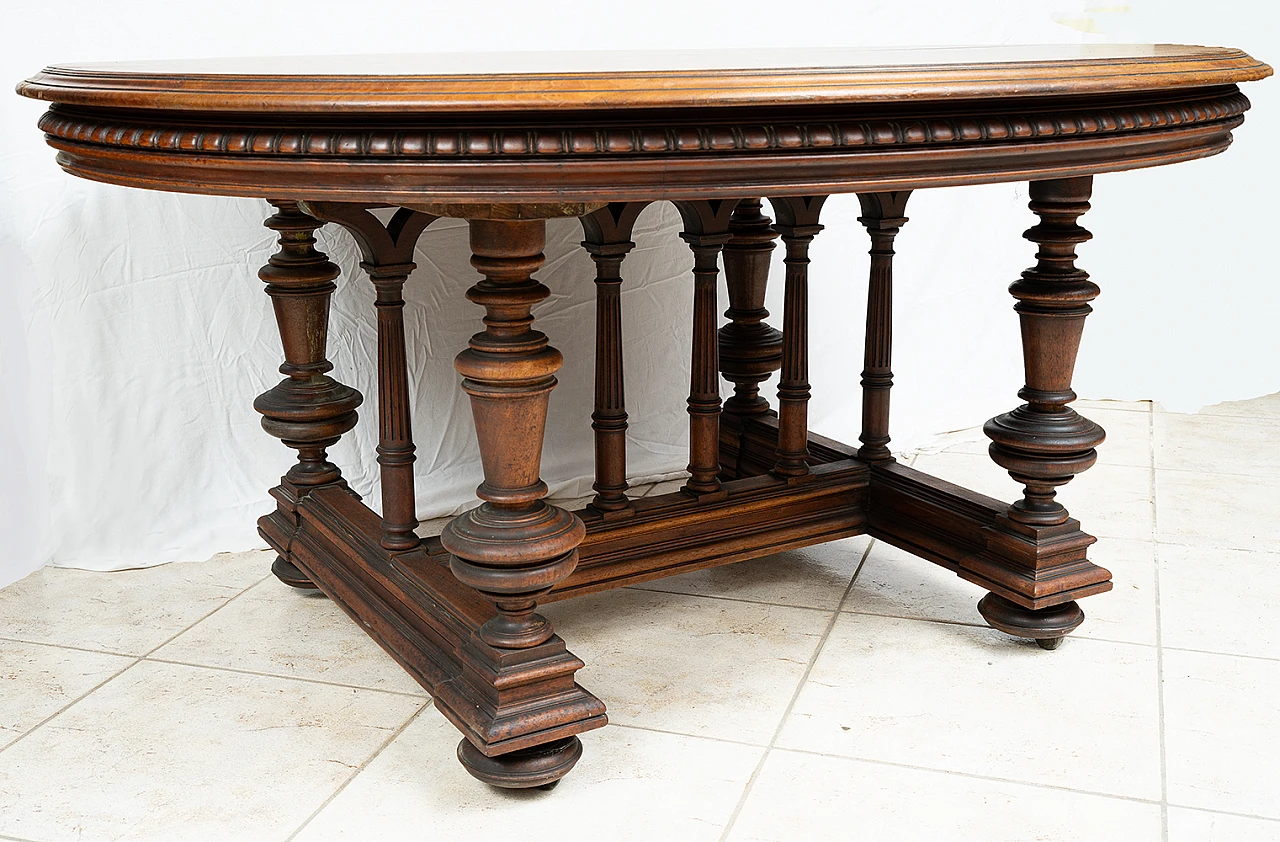 Extendable oval table in solid walnut, 19th century 2